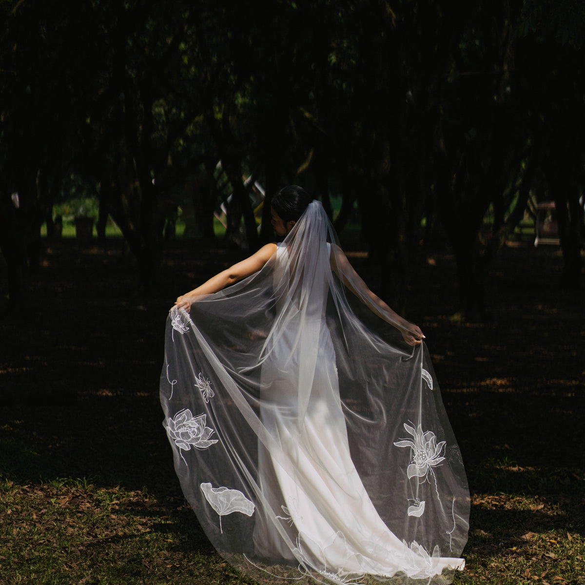 One-tier Luxurious  Wedding Veil with Embroidery