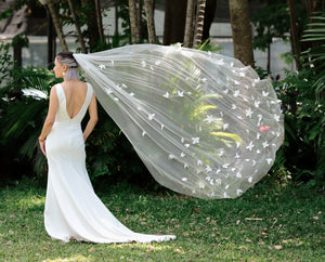 Short Hair, Big Day: Gorgeous Wedding Hairstyles for Short-Haired Brides