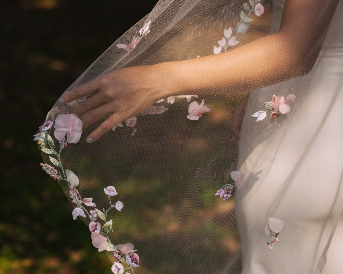 Luxury Colorful Floral Veils: What Makes High-End Designs Stand Out?