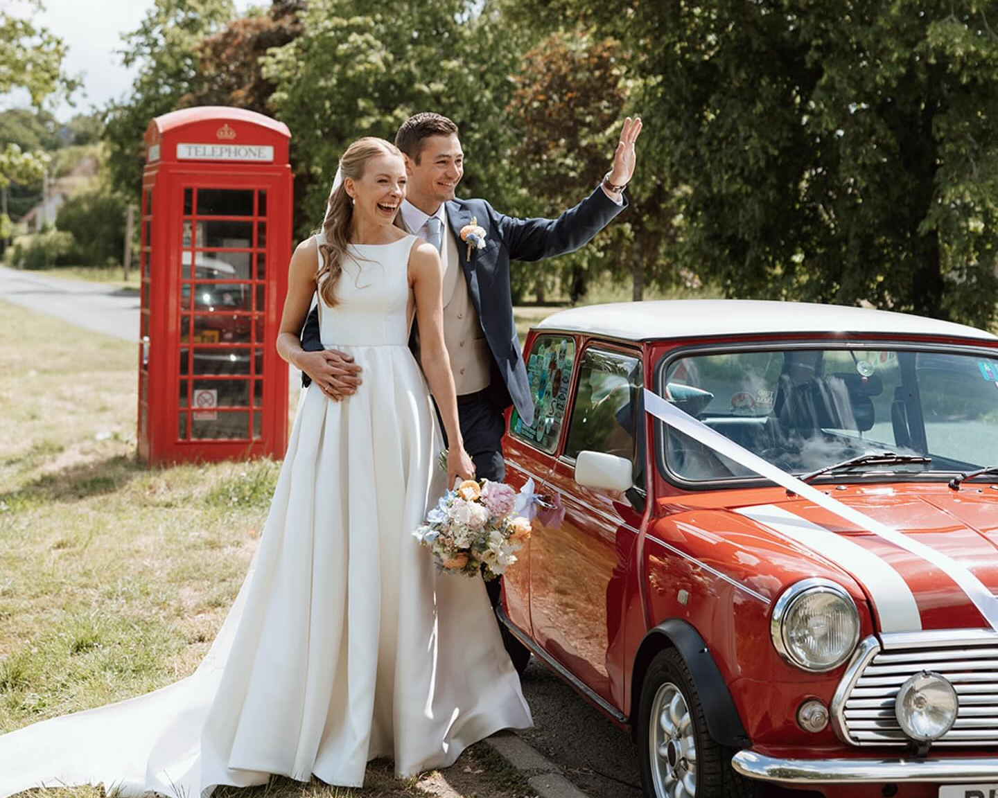 UK Wedding Season Guide: Best Veils for Spring, Summer, Autumn, and Winter