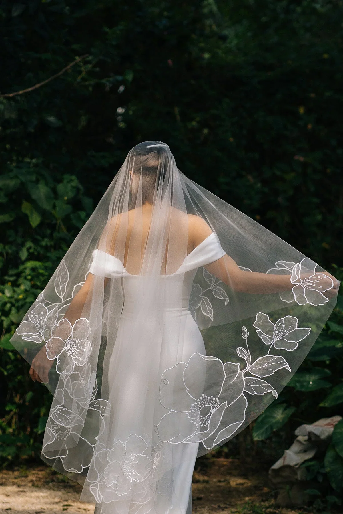 Short vs Long Veils: How Length Affects Your Bridal Look