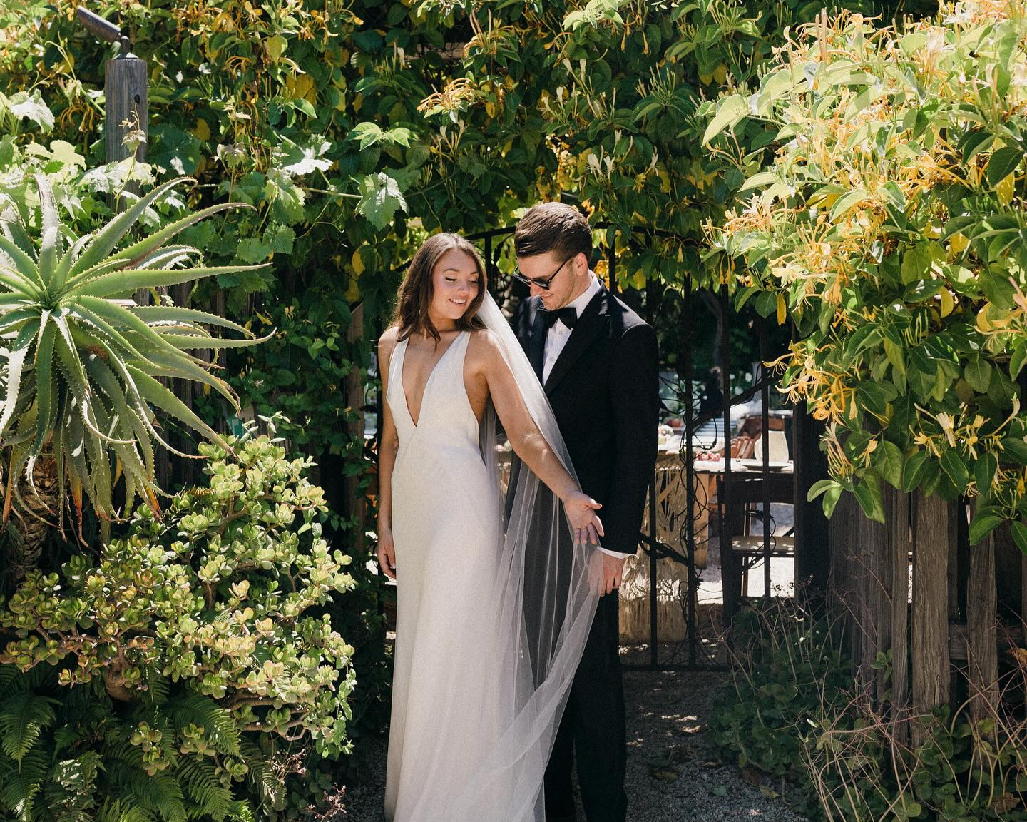 Boho-Chic Embroidered Veils: Perfect Picks for Free-Spirited Brides in 2025