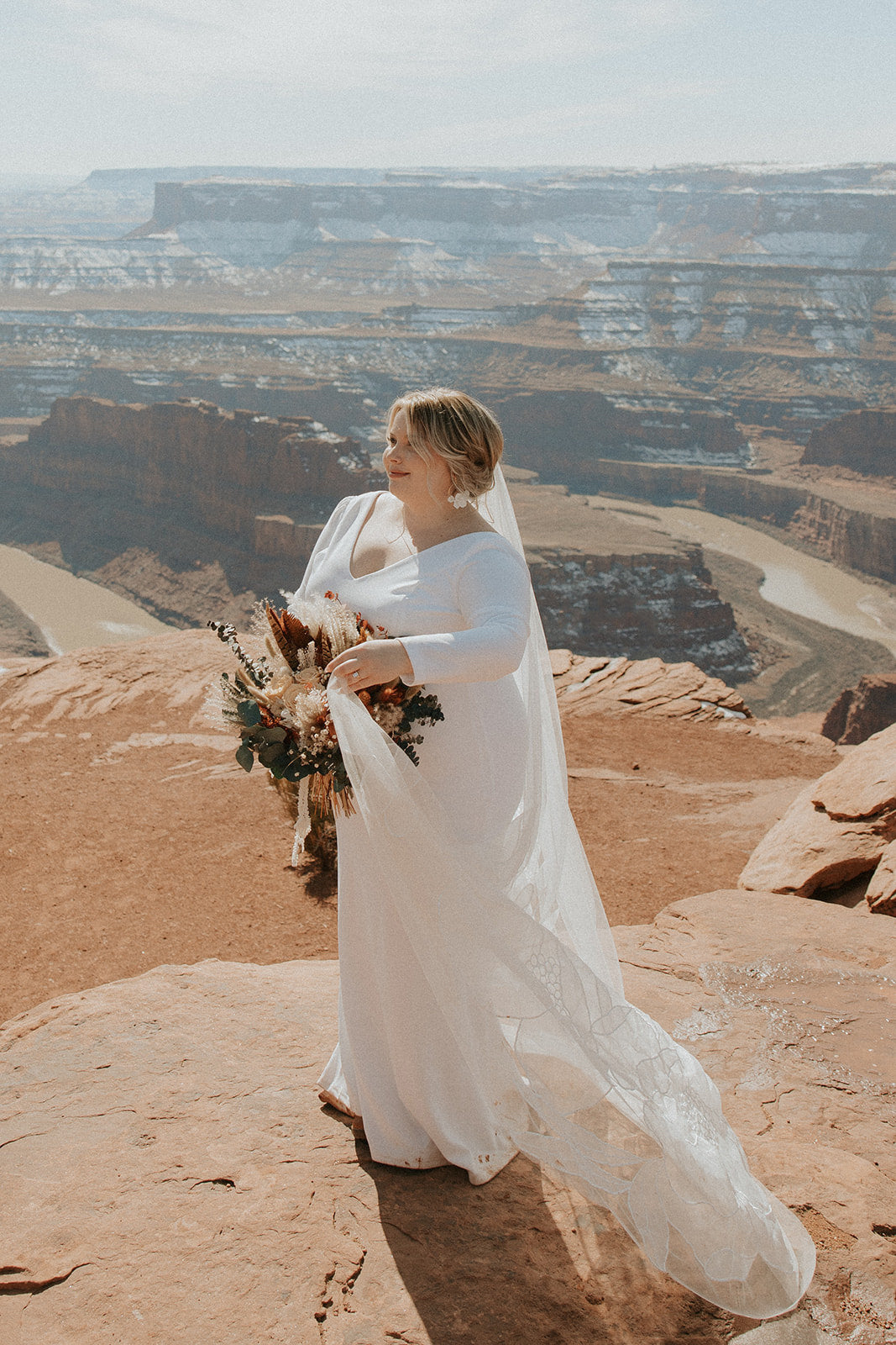 Maternity Wedding Dresses and Veils in the UK: Stylish Options for Pregnant Brides & Fit Tips