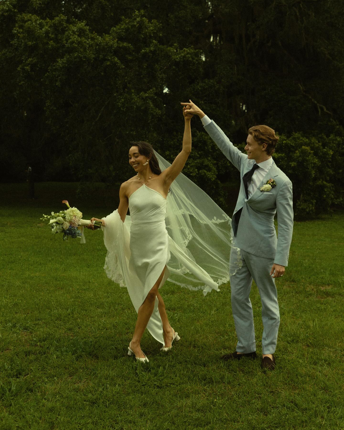 Lace vs Chiffon Veils: Differences Brides Should Know