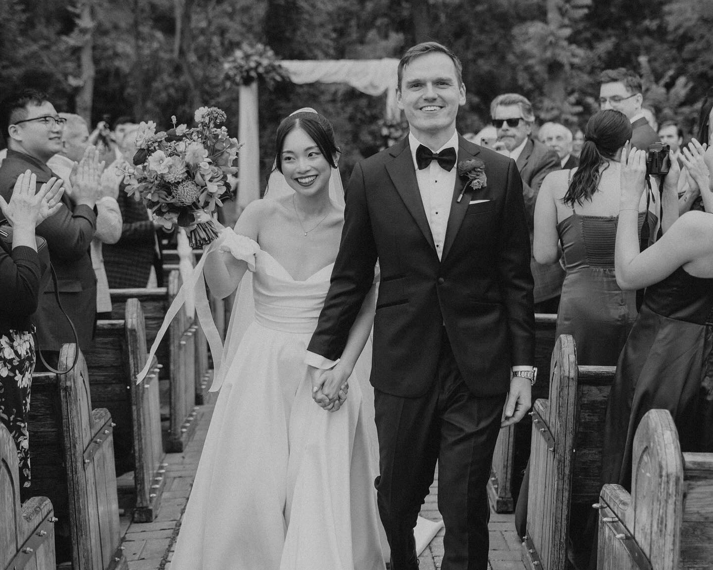 Why Organza Veils Are Perfect for Movement and Drama Down the Aisle