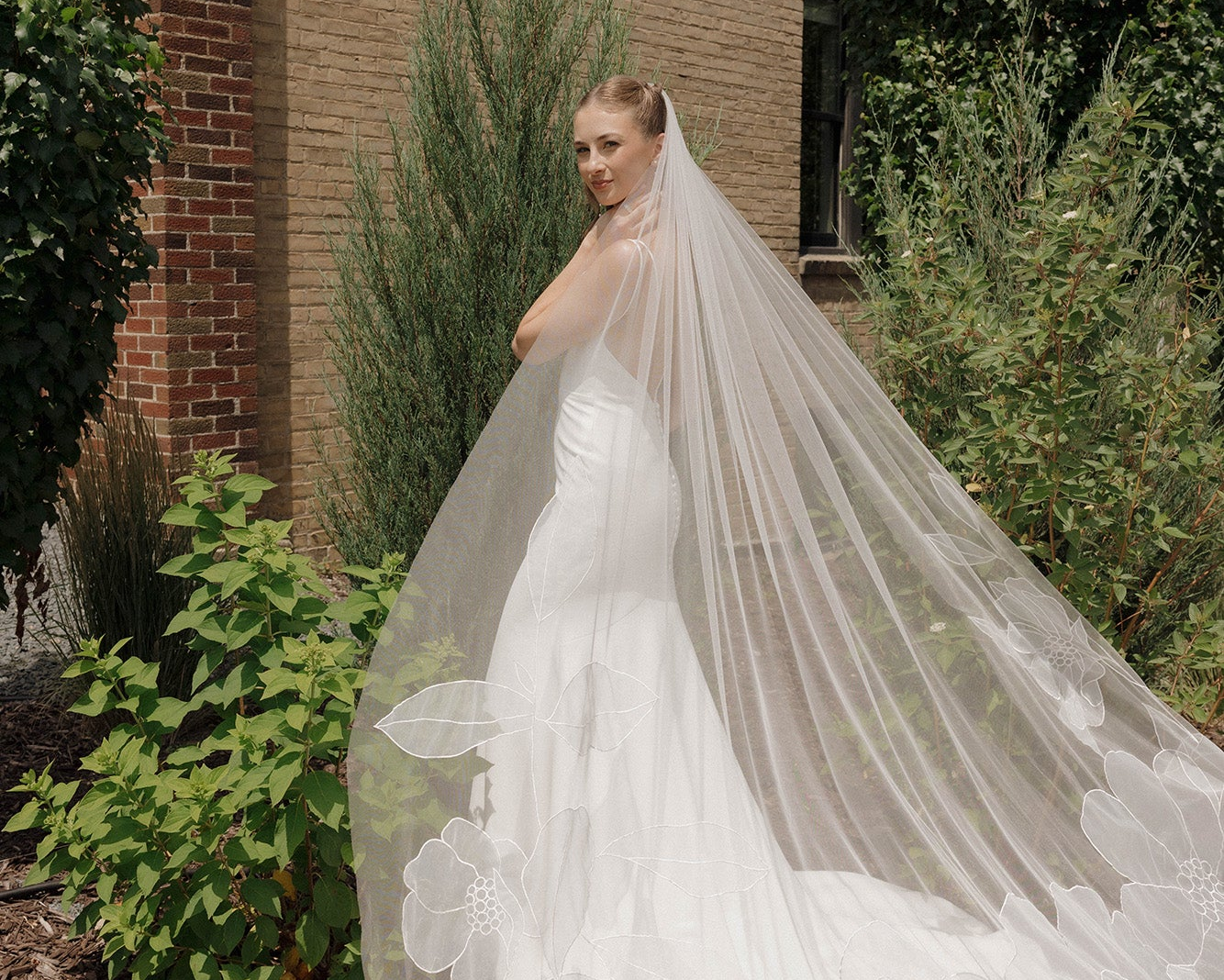 Asymmetrical Wedding Veils: The Avant-Garde Trend Taking Over 2026