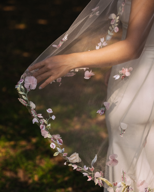 3D Floral Wedding Veils: Adding Dimension to Your Bridal Look