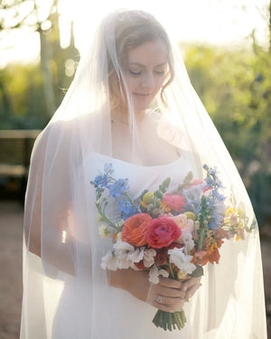 How to Keep Your Veil from Tangling with Your Bouquet