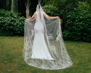 Classic vs Modern Veils: Find Your Perfect Bridal Style
