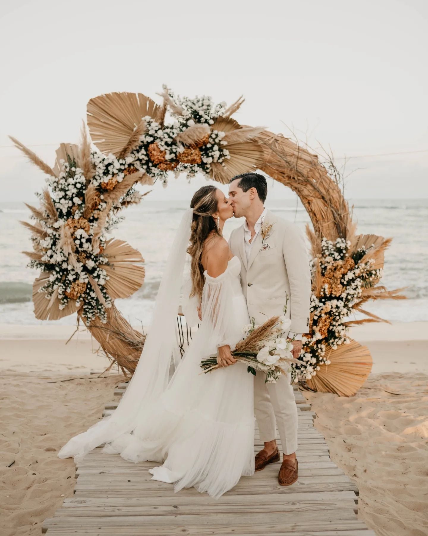 Bridal Hairstyles for Long Hair: Perfect Looks for Veil-Wearing Brides