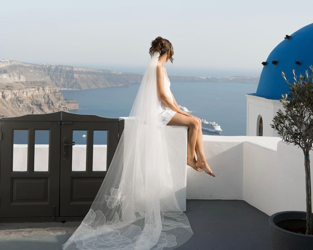 Top Beach Wedding Veil Trends for 2025