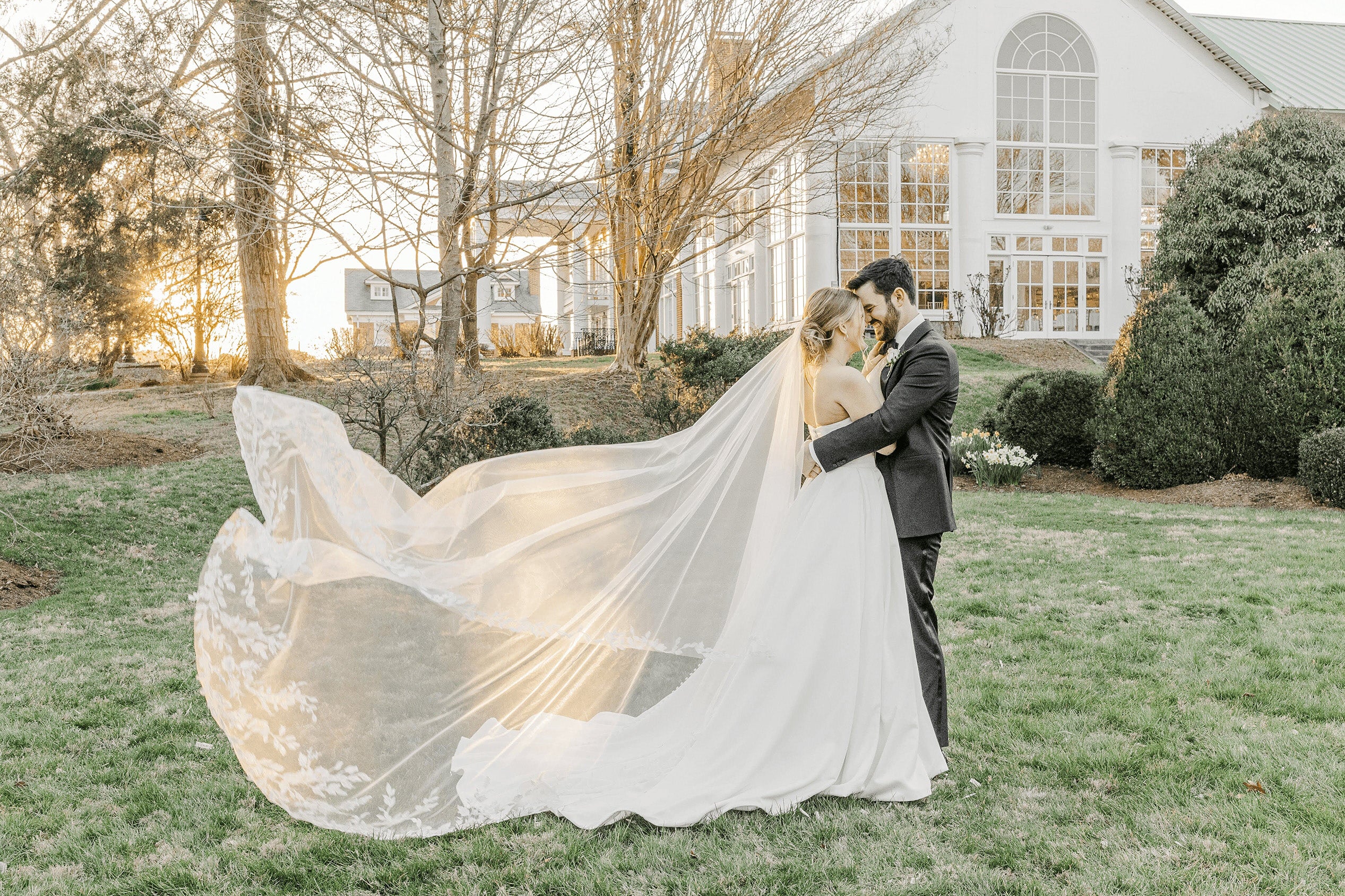 LILA veil | Custom veil for Lila bride | Floral lace wedding veil/One Tier Flower Veil/Cathedral floral Wedding Veil | TA.V126