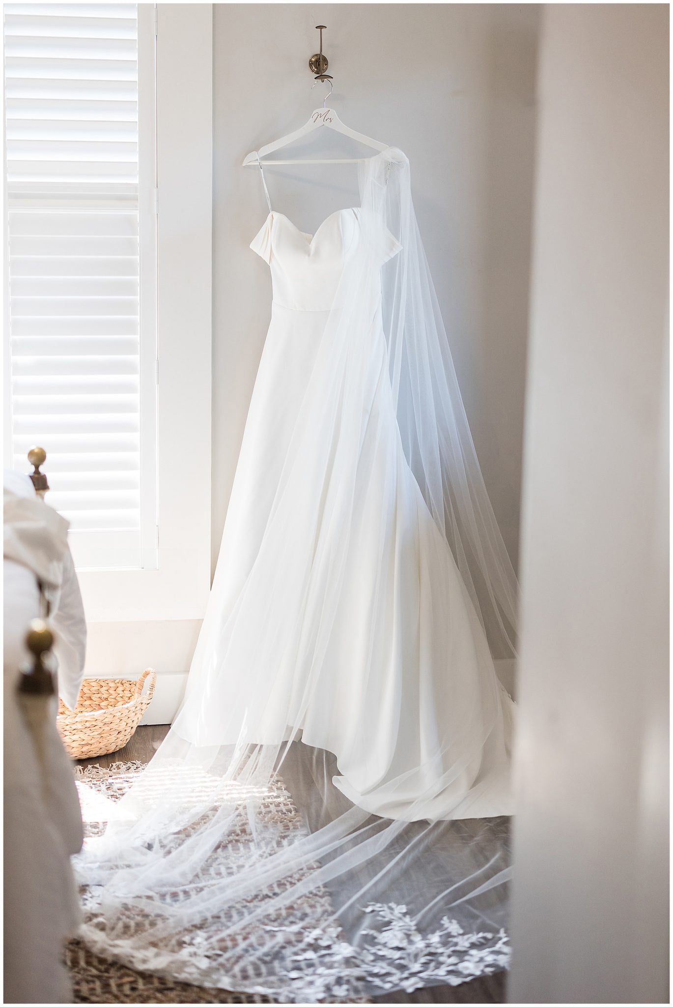 LEANNE | Floral lace veil