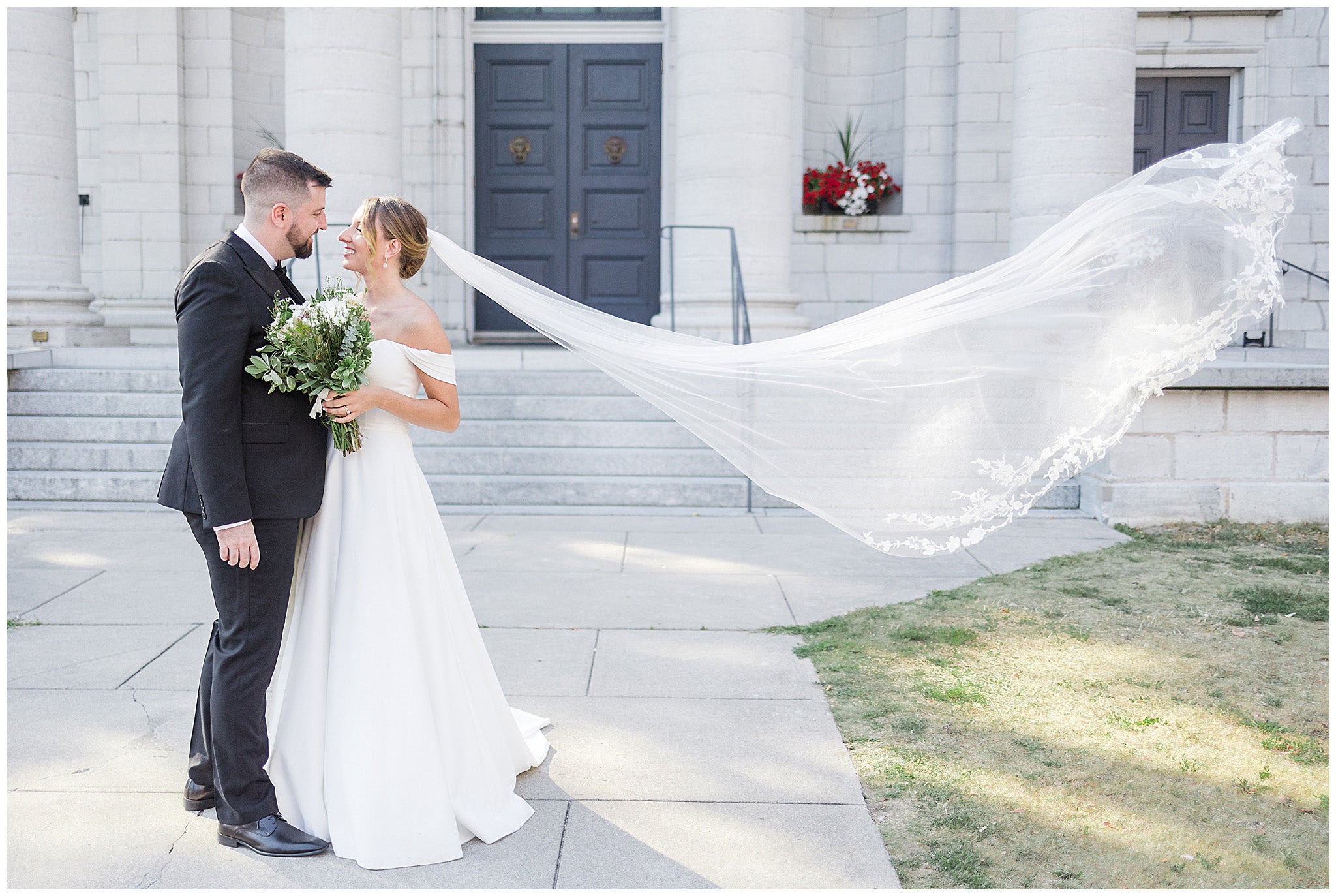 LEANNE | Floral lace veil