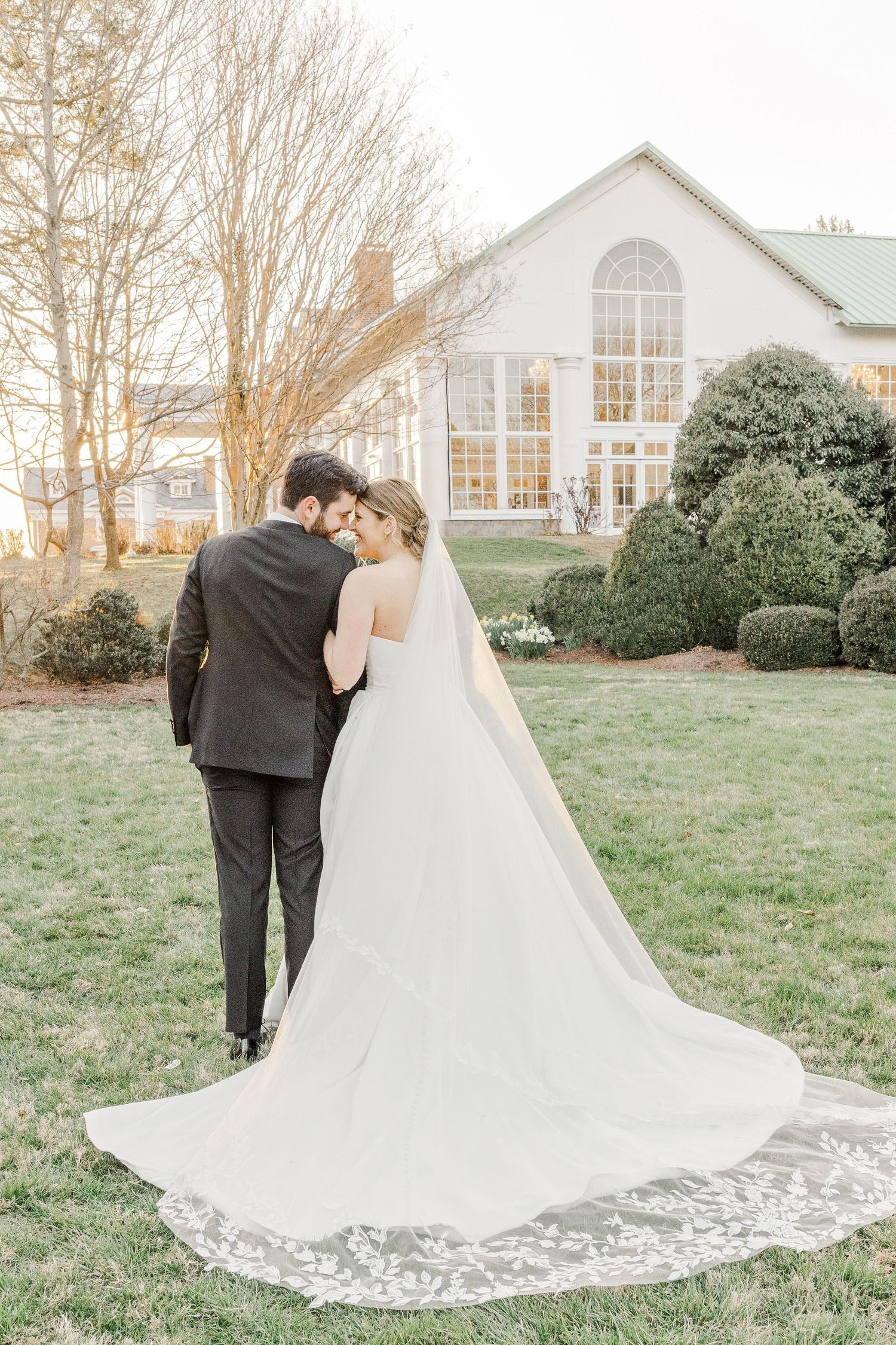 LILA veil | Custom veil for Lila bride | Floral lace wedding veil/One Tier Flower Veil/Cathedral floral Wedding Veil | TA.V126