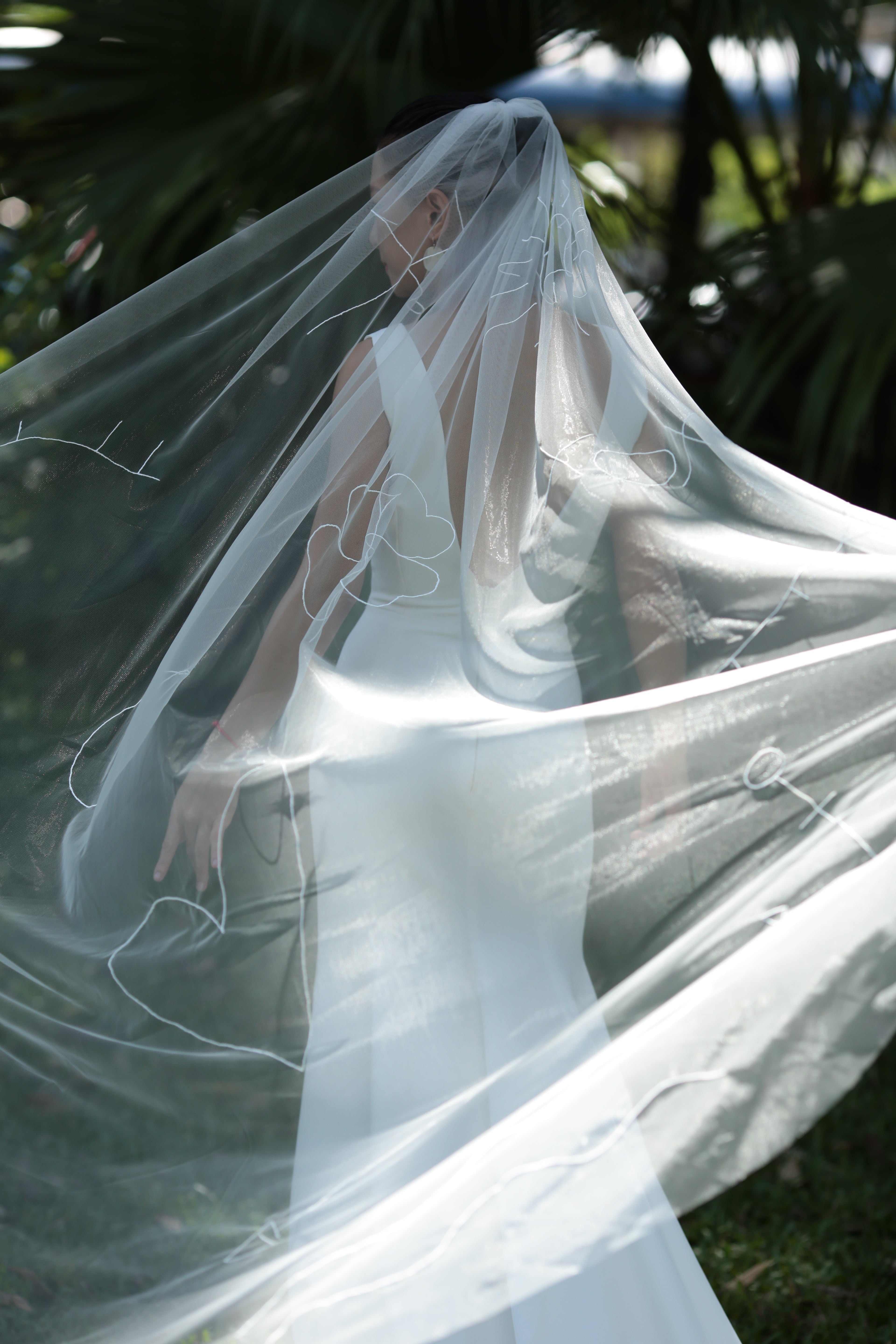 HALI XOXO | Chapel hand-embroidered veil/ Custom veil/ Embroidered wedding veil/ Wedding veil/ Veil embroidered/ floral veil | TA.V118