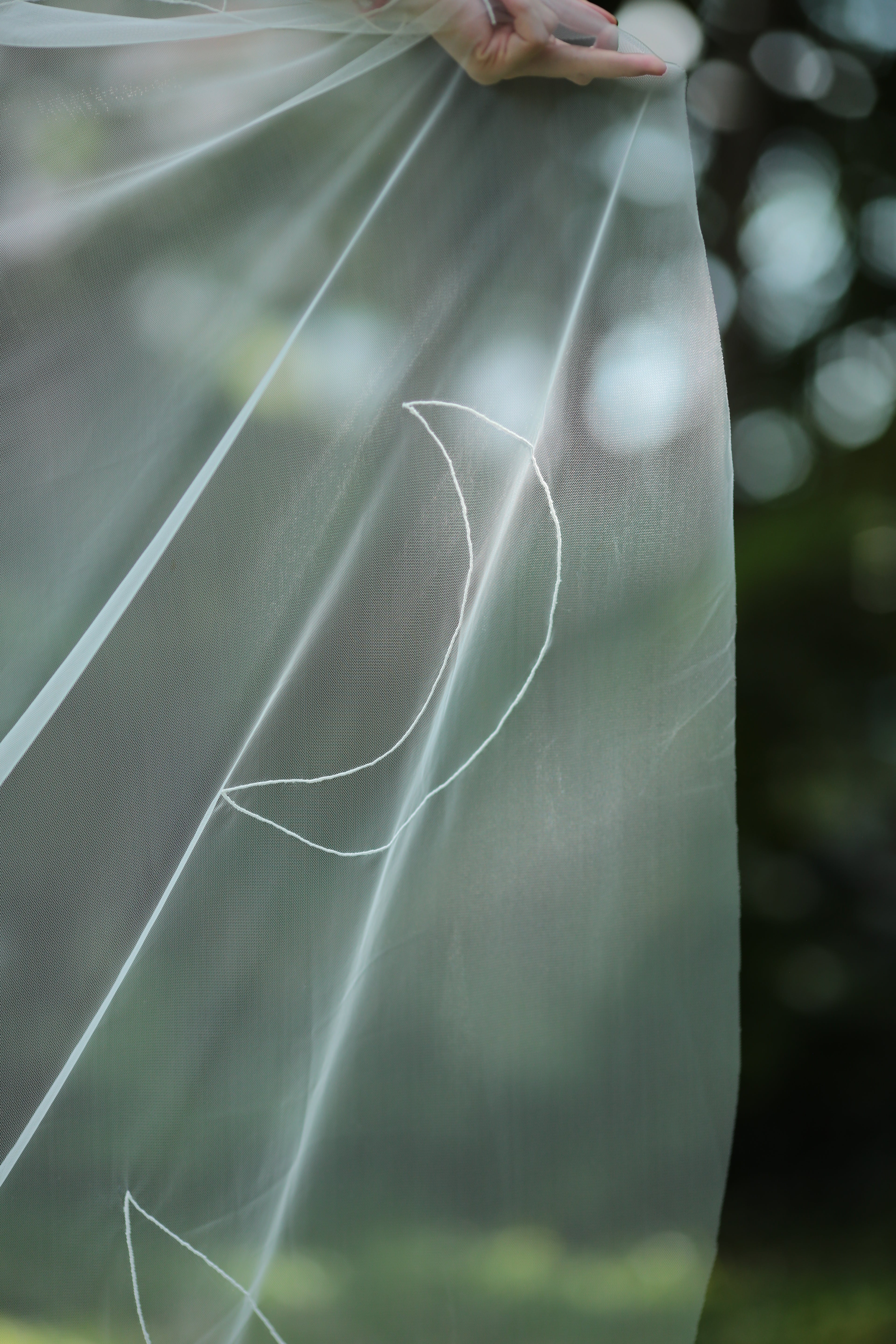 HALI XOXO | Chapel hand-embroidered veil/ Custom veil/ Embroidered wedding veil/ Wedding veil/ Veil embroidered/ floral veil | TA.V118