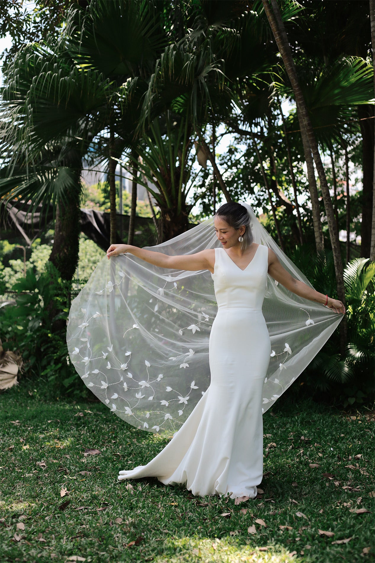 KAYLA | Chapel 3D floral veil