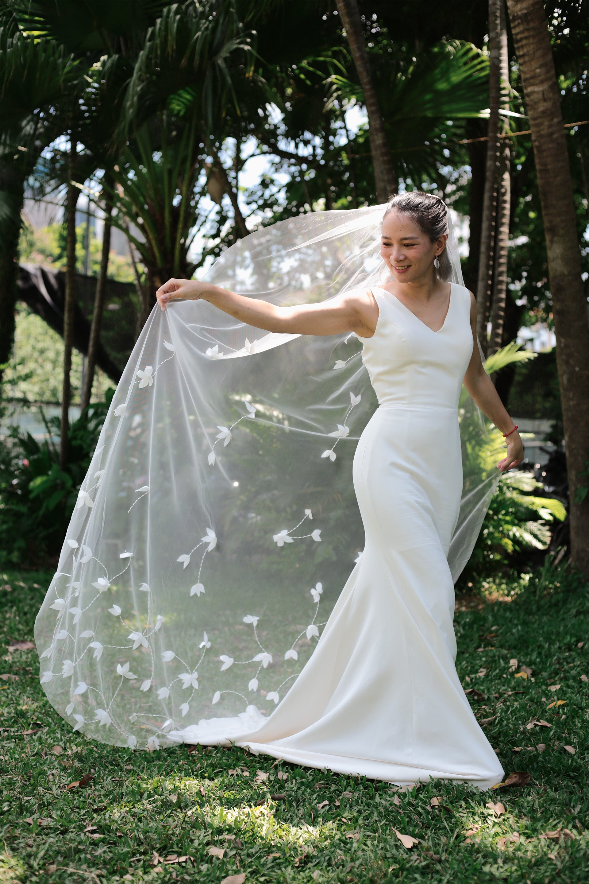 KAYLA | Chapel 3D floral veil