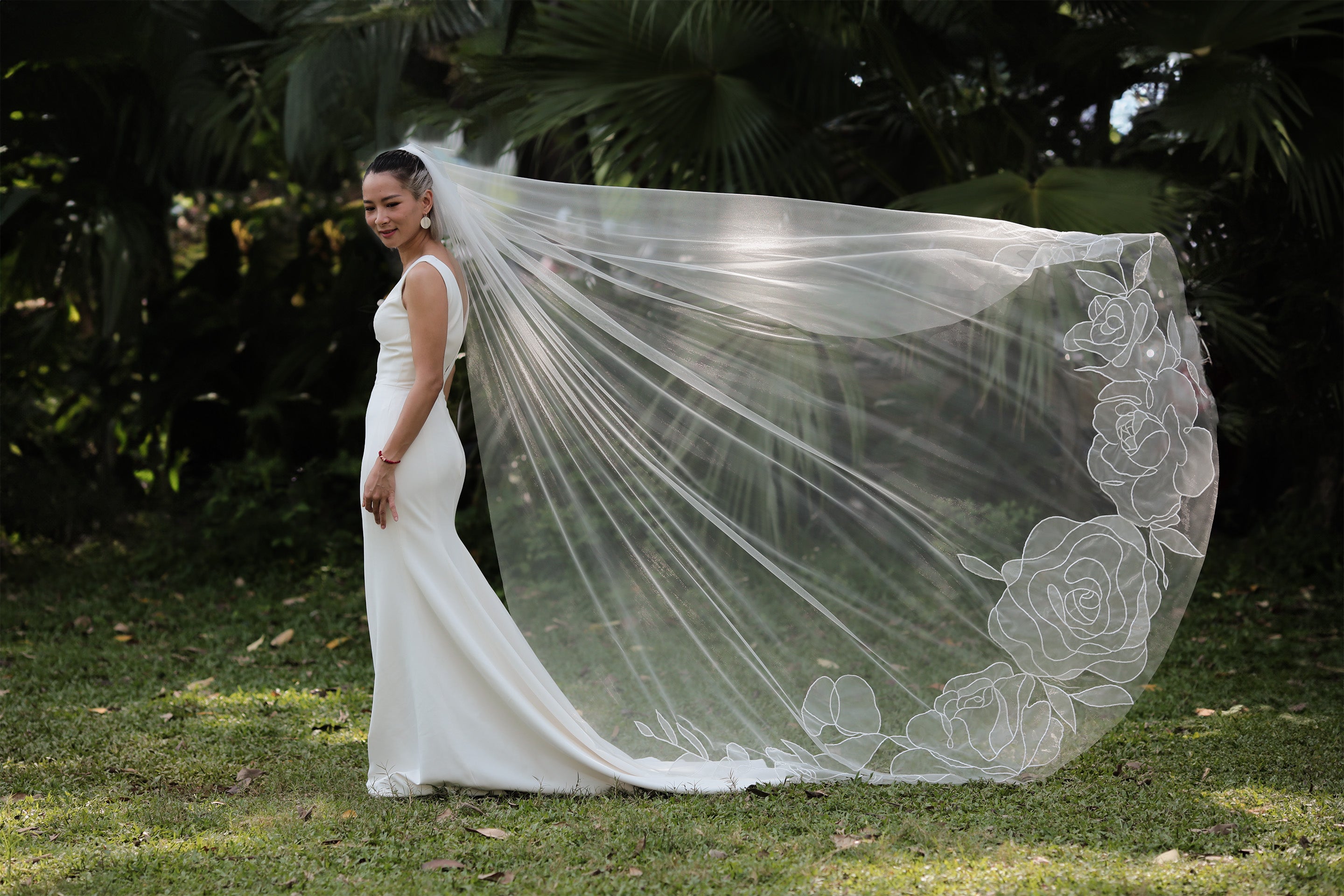 MONICA | Organza floral veil