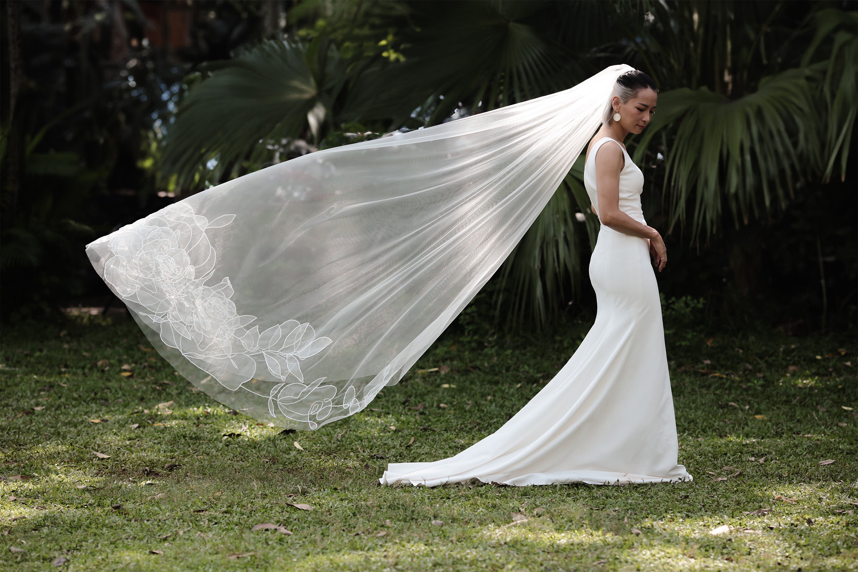MONICA | Organza floral veil