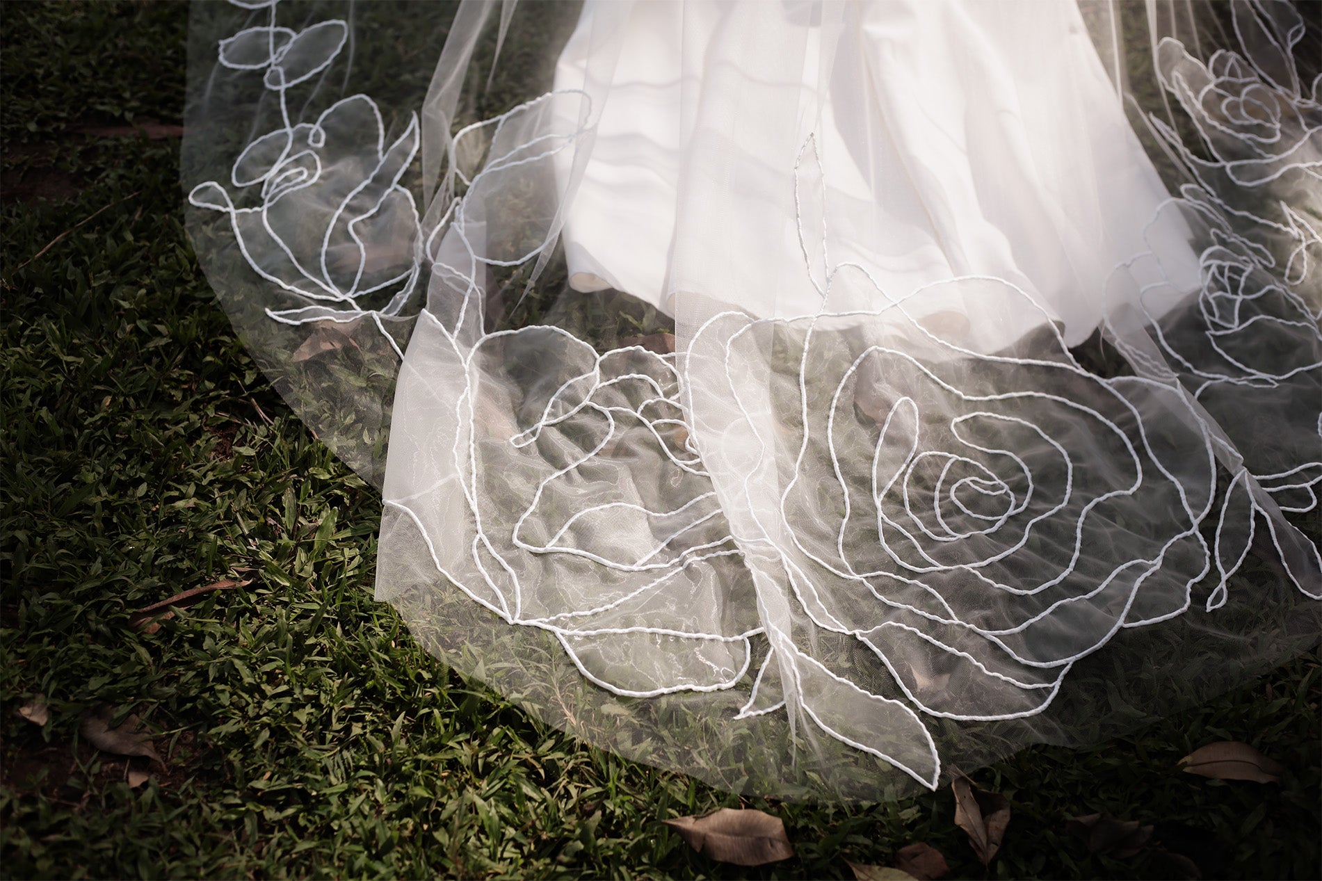 MONICA | Organza floral veil