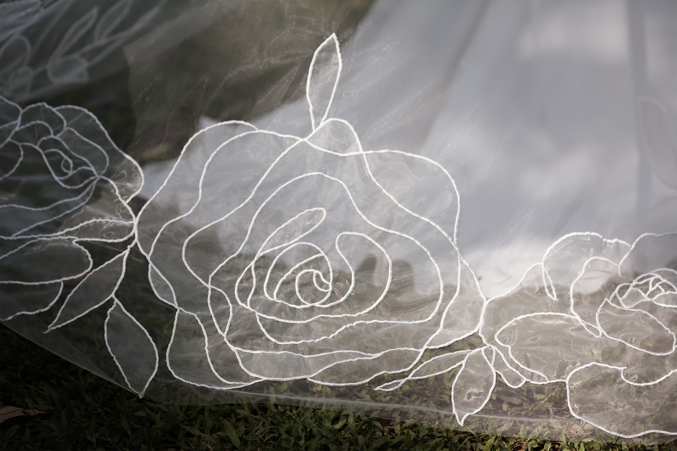 MONICA | Organza floral veil