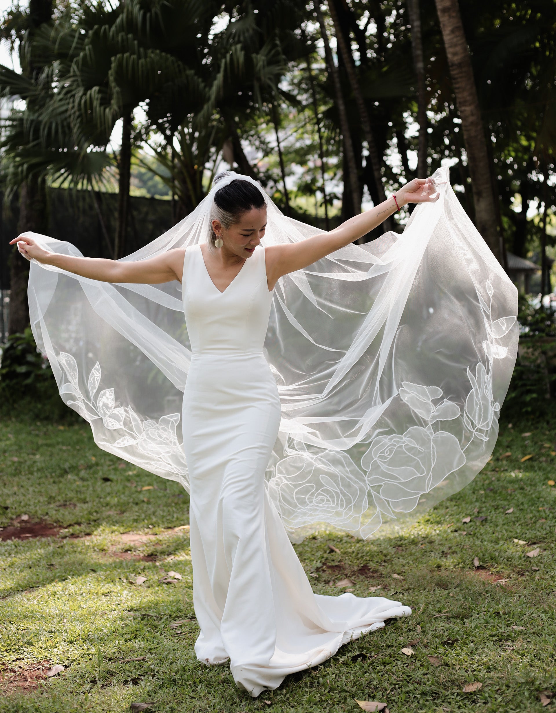MONICA | Organza floral veil