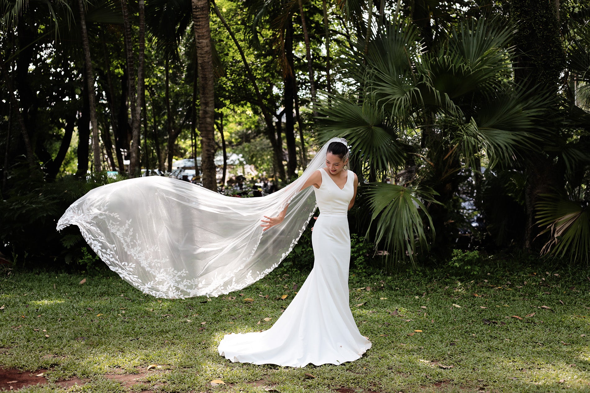RANDI |  Cathedral Floral lace Veil