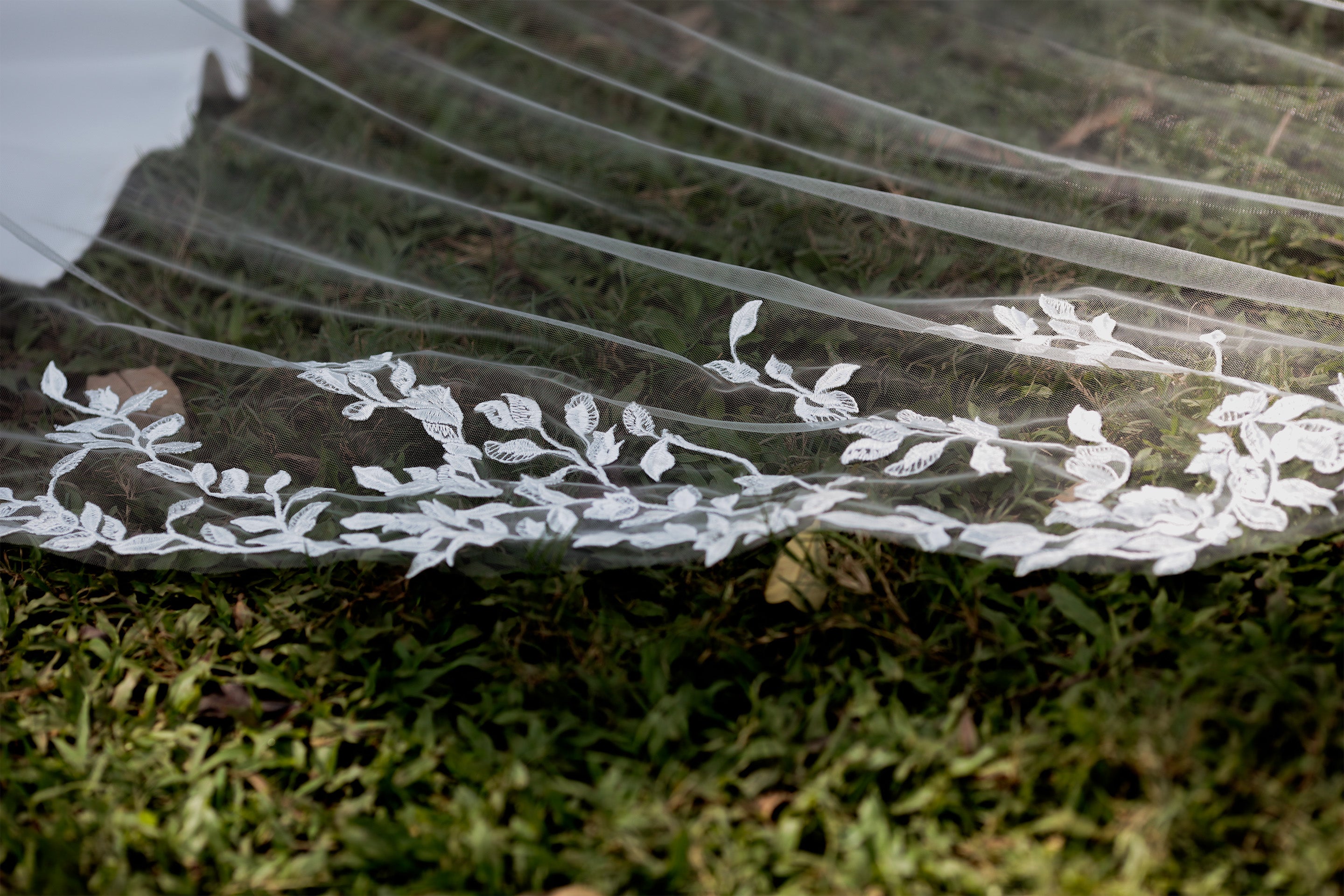 RANDI |  Cathedral Floral lace Veil