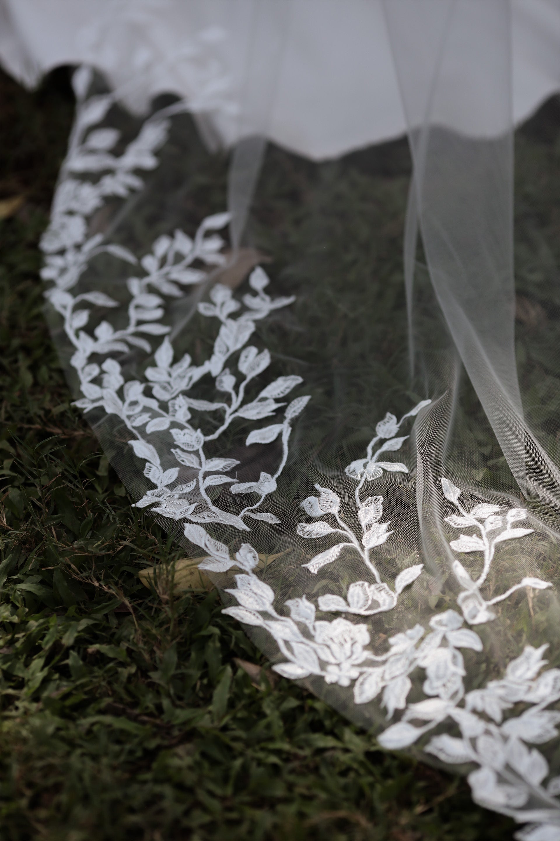 RANDI |  Cathedral Floral lace Veil