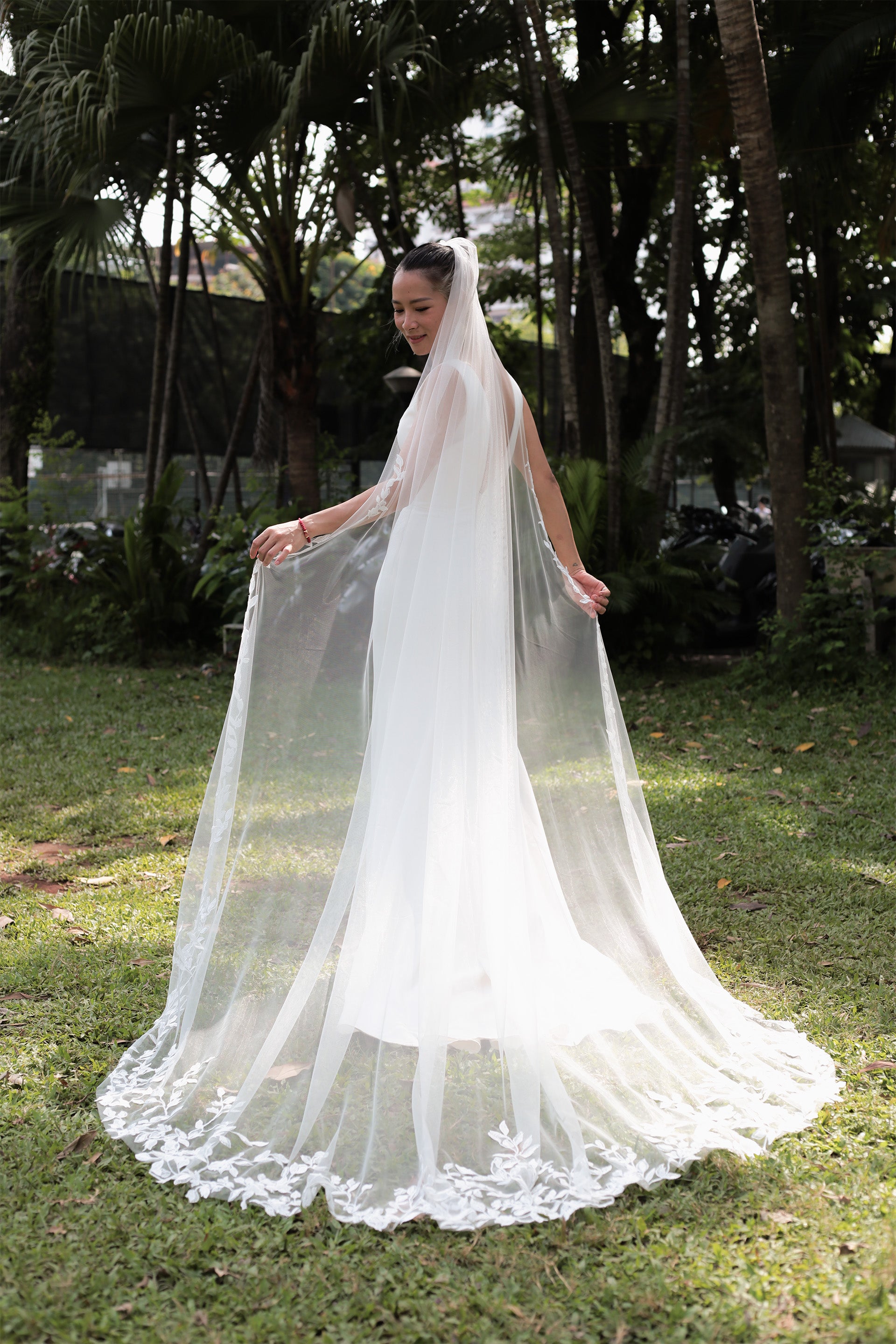 RANDI |  Cathedral Floral lace Veil