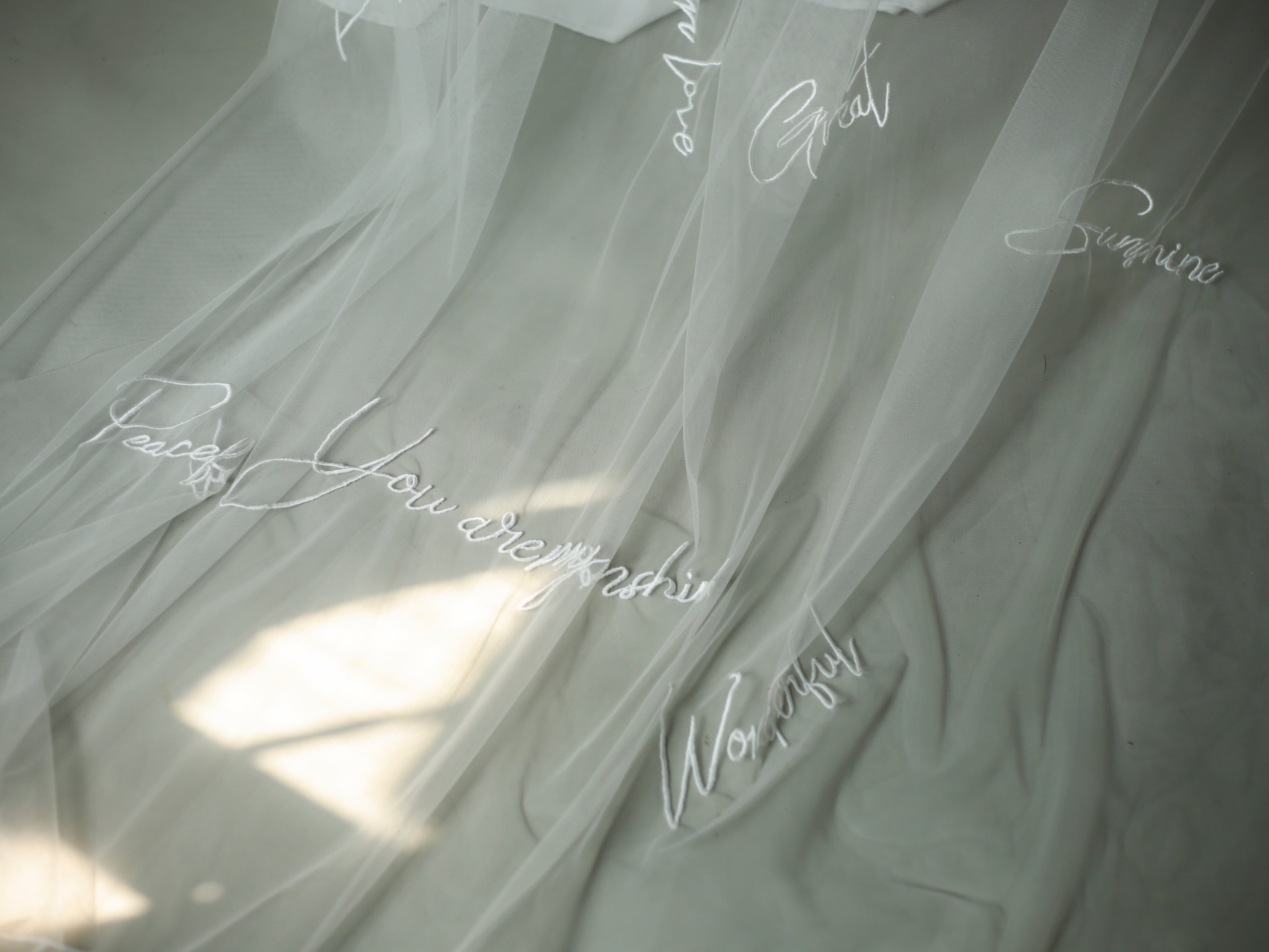 bottom design ARIS | Embroidered veil
