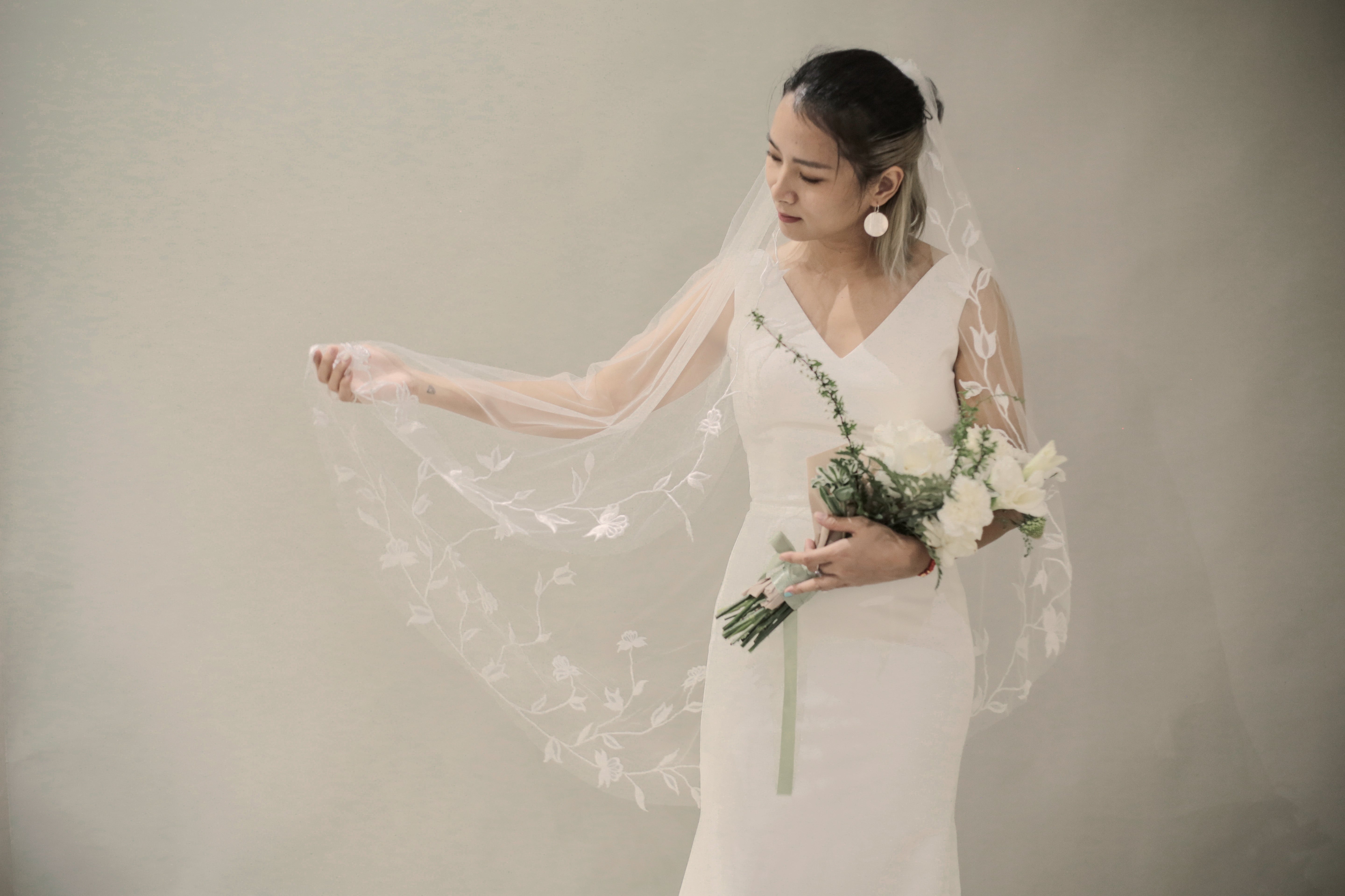 ZANA | Romantic fingertips embroidery floral veil/ Custom veil/ Fingertips wedding veil/ Wedding veil/ floral veil/ TA.V078