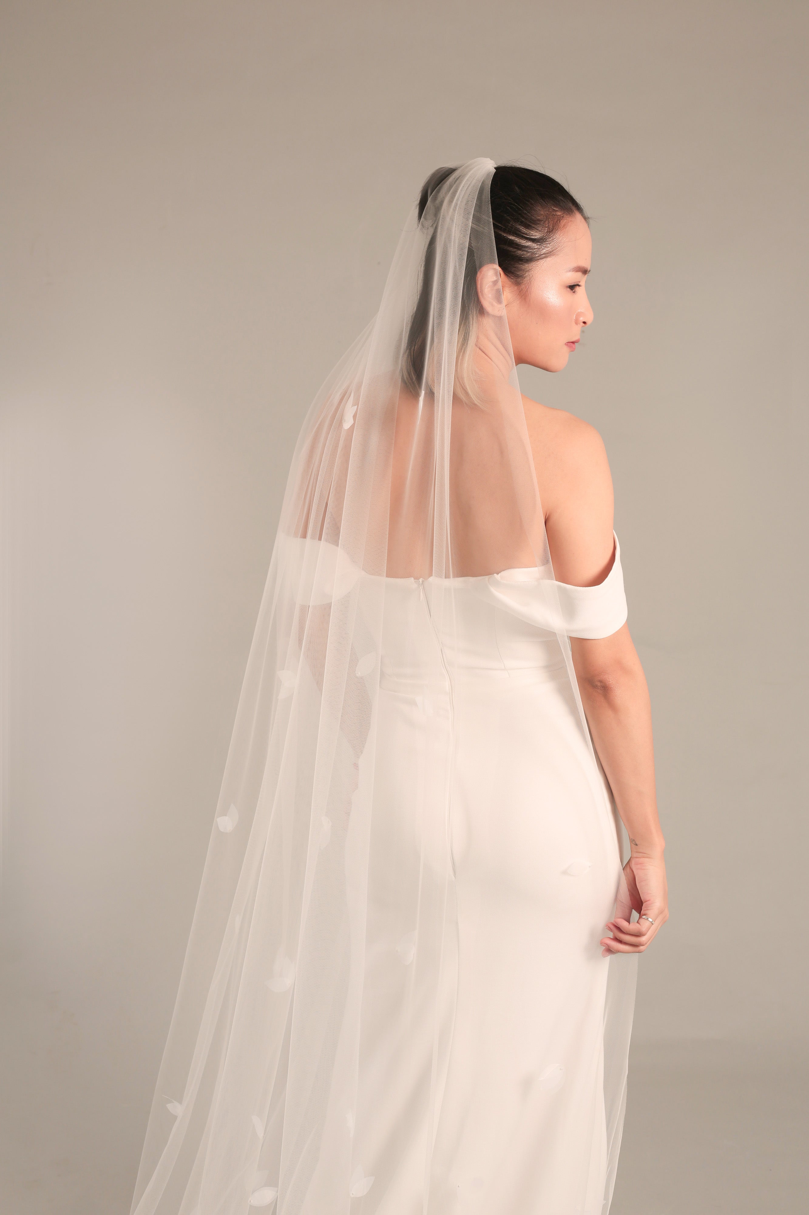 backside close up picture of SADIE | Petal chapel veil, 3D petal veil