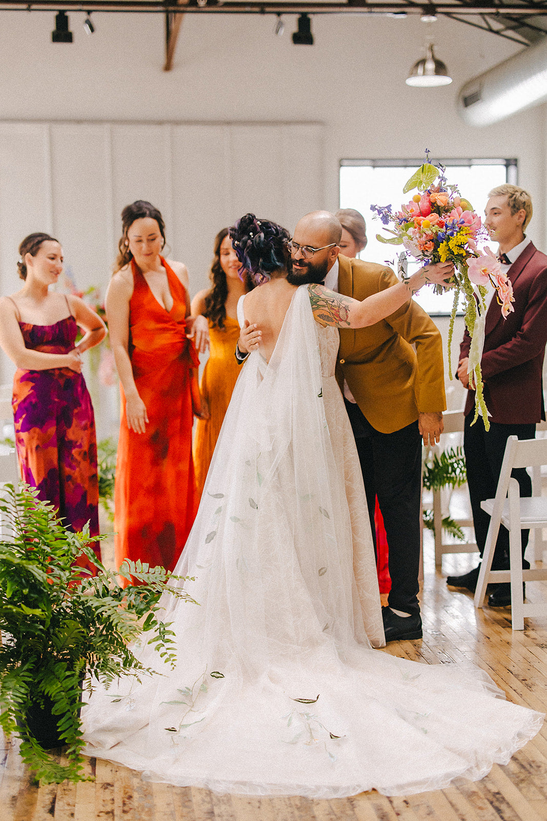 NILSA |  Green embroidery floral wedding veil
