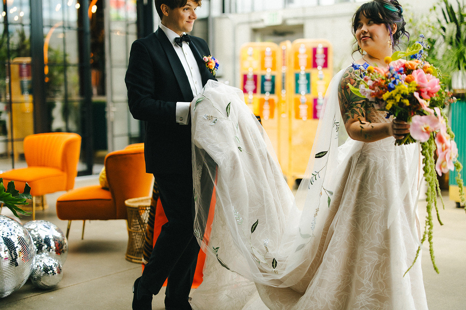 NILSA |  Green embroidery floral wedding veil