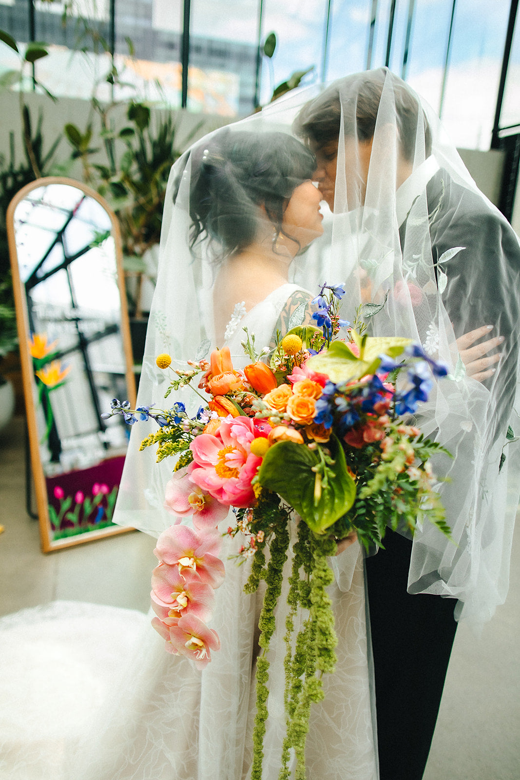 NILSA |  Green embroidery floral wedding veil