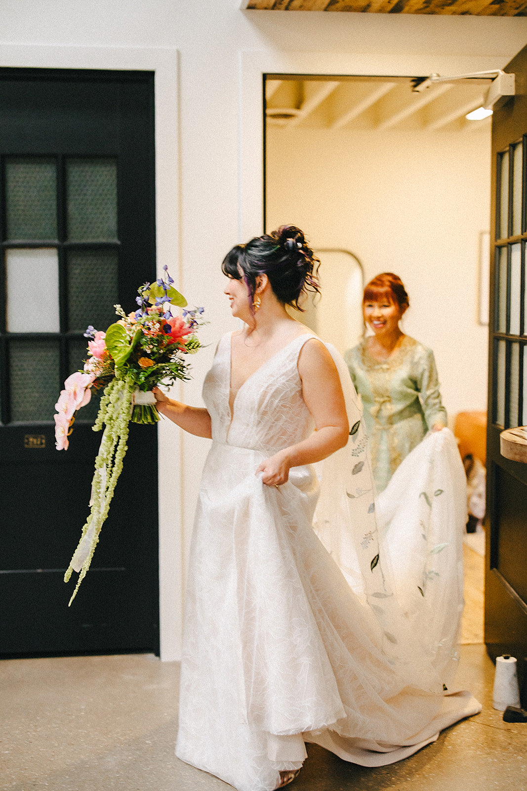 NILSA |  Green embroidery floral wedding veil