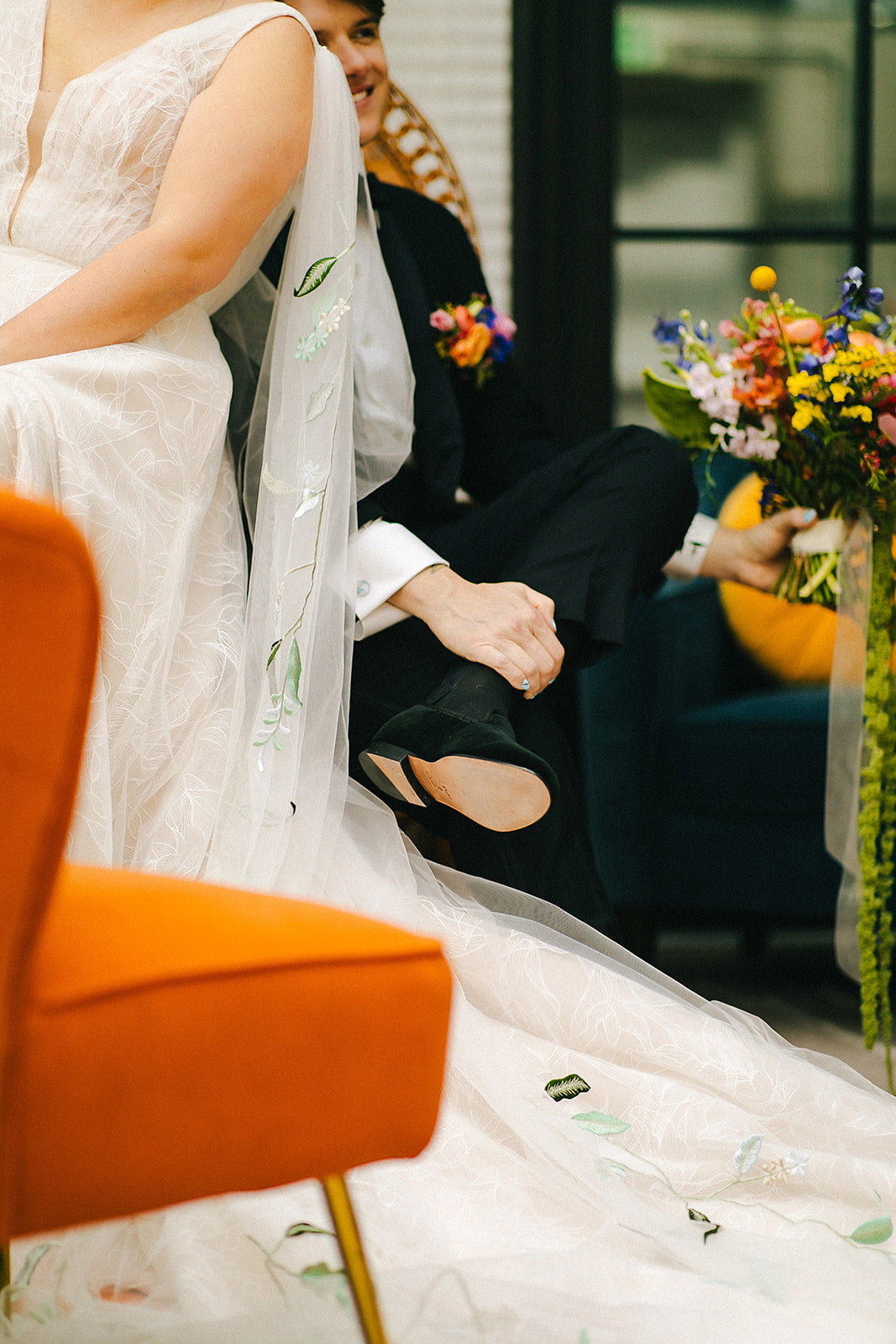 NILSA |  Green embroidery floral wedding veil