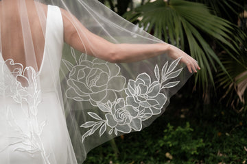 DARA | Elbow organza floral veil