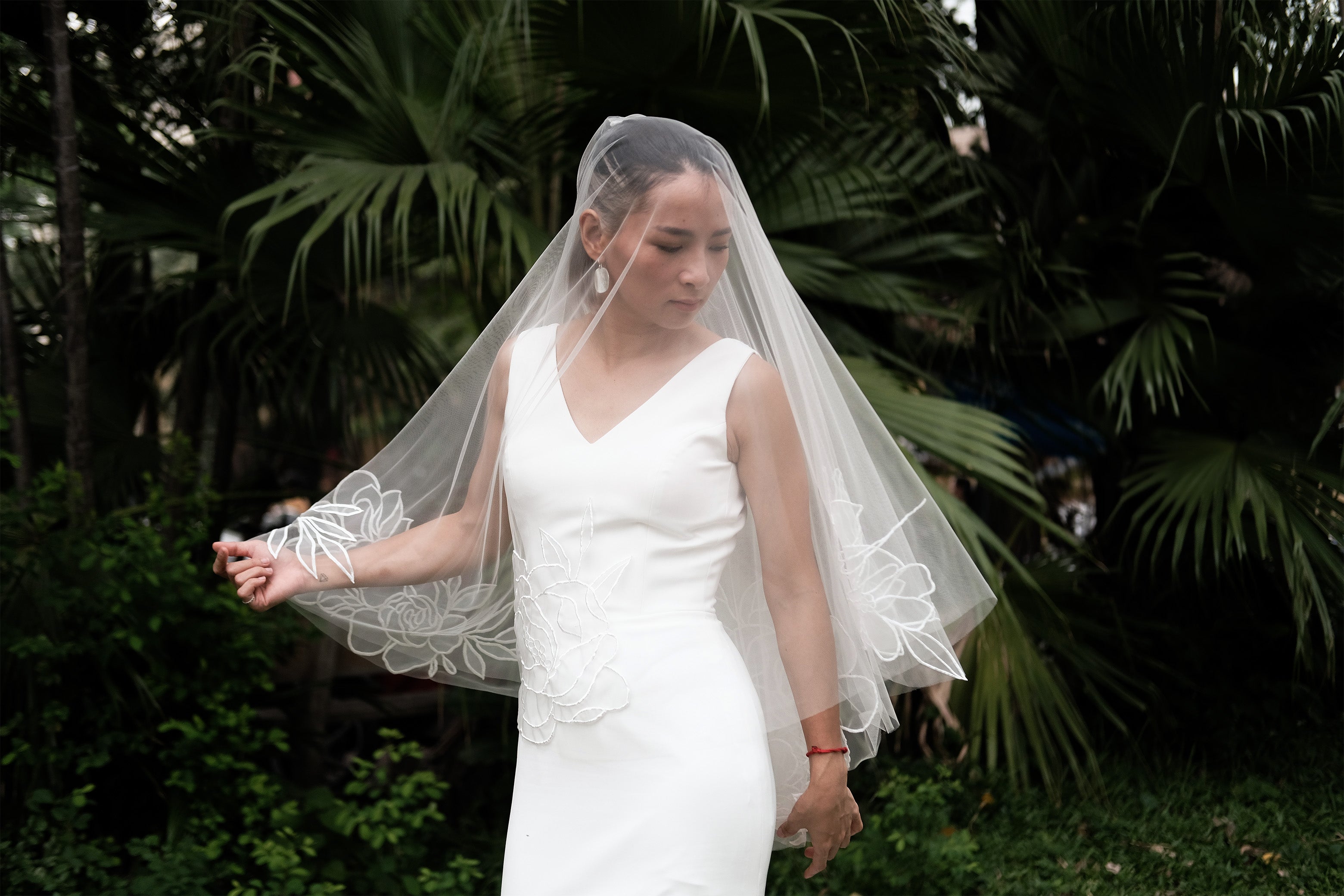 DARA | Elbow organza floral veil