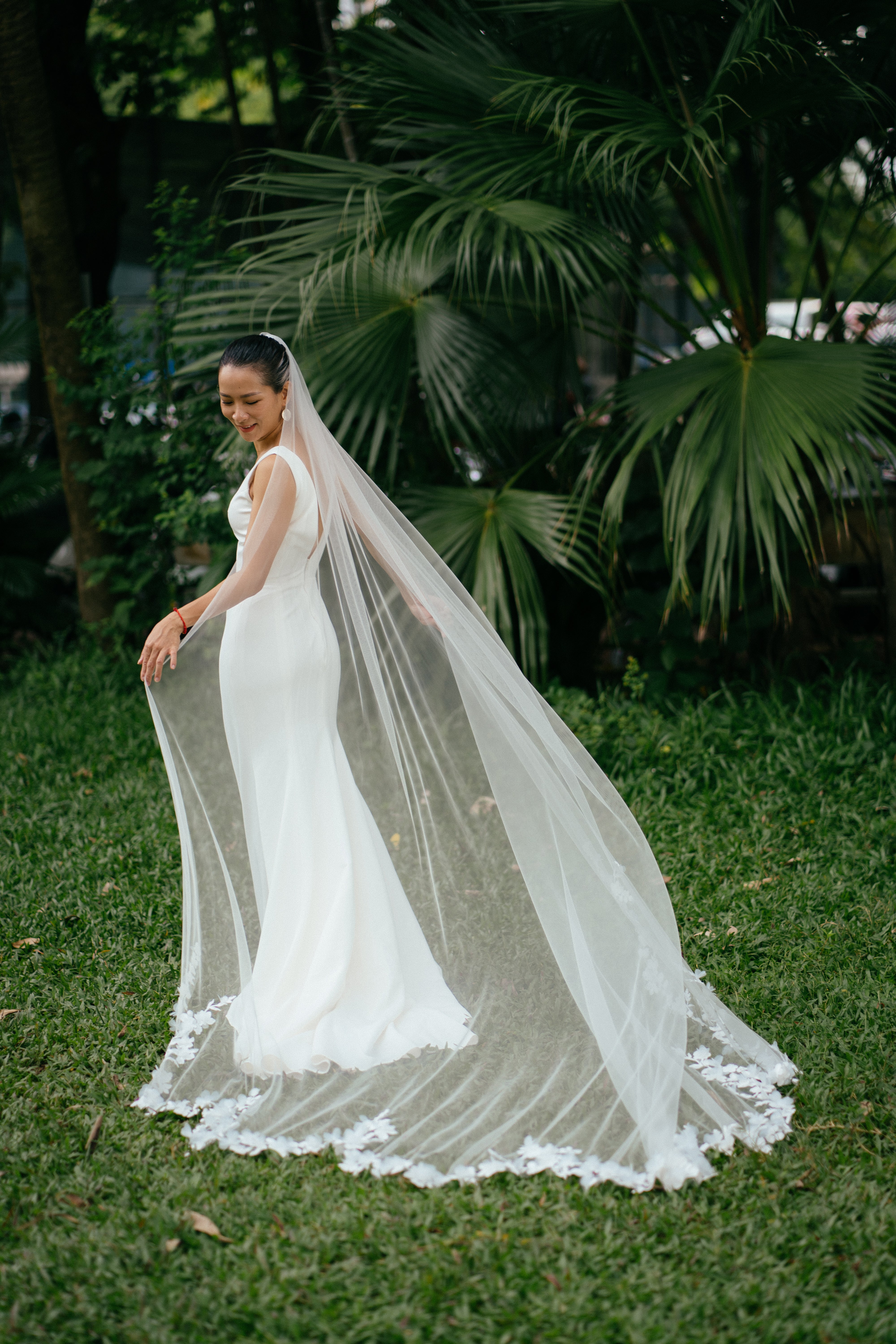 KYLIE 3D Floral Cathedral Veil