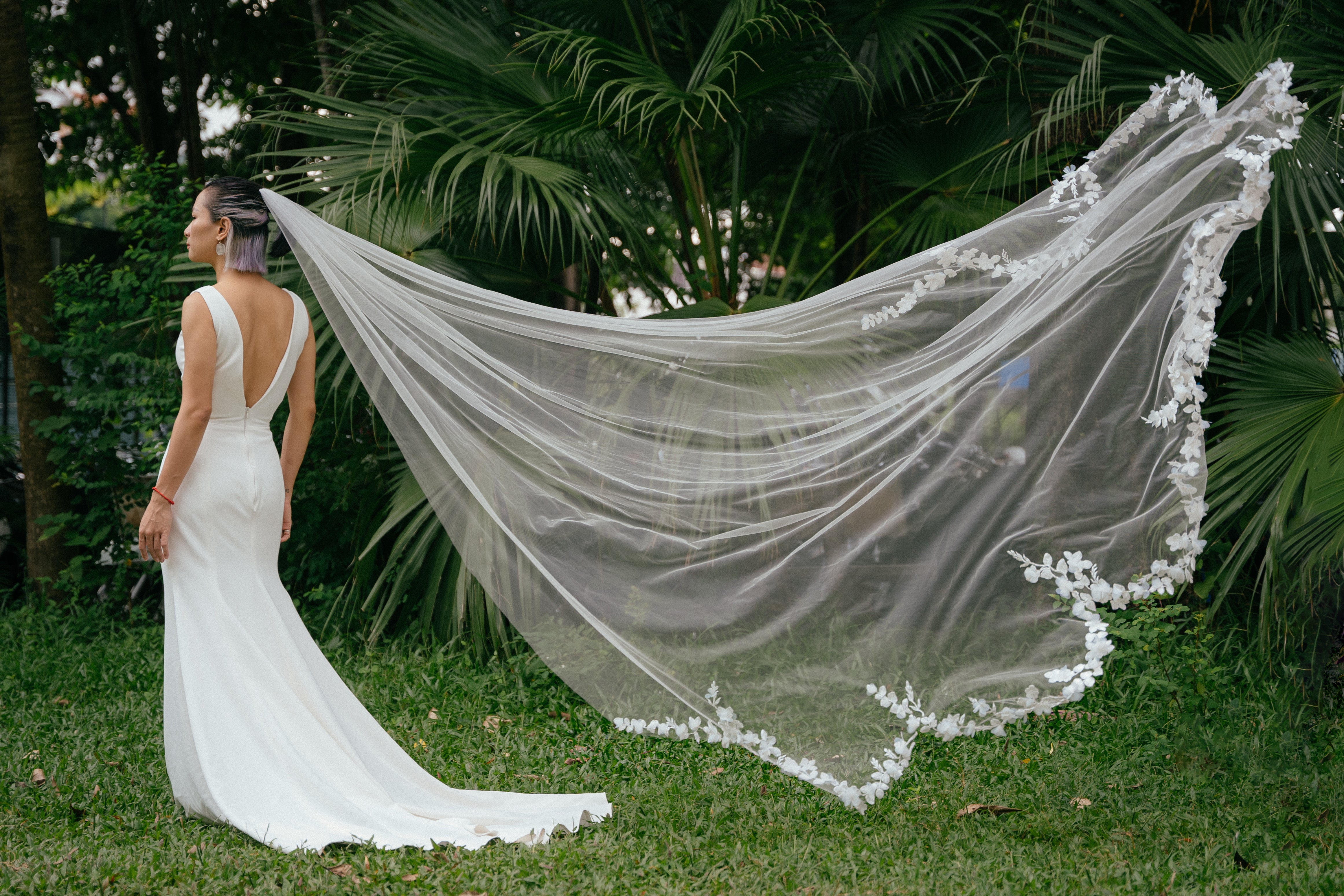KYLIE 3D Floral Cathedral Veil