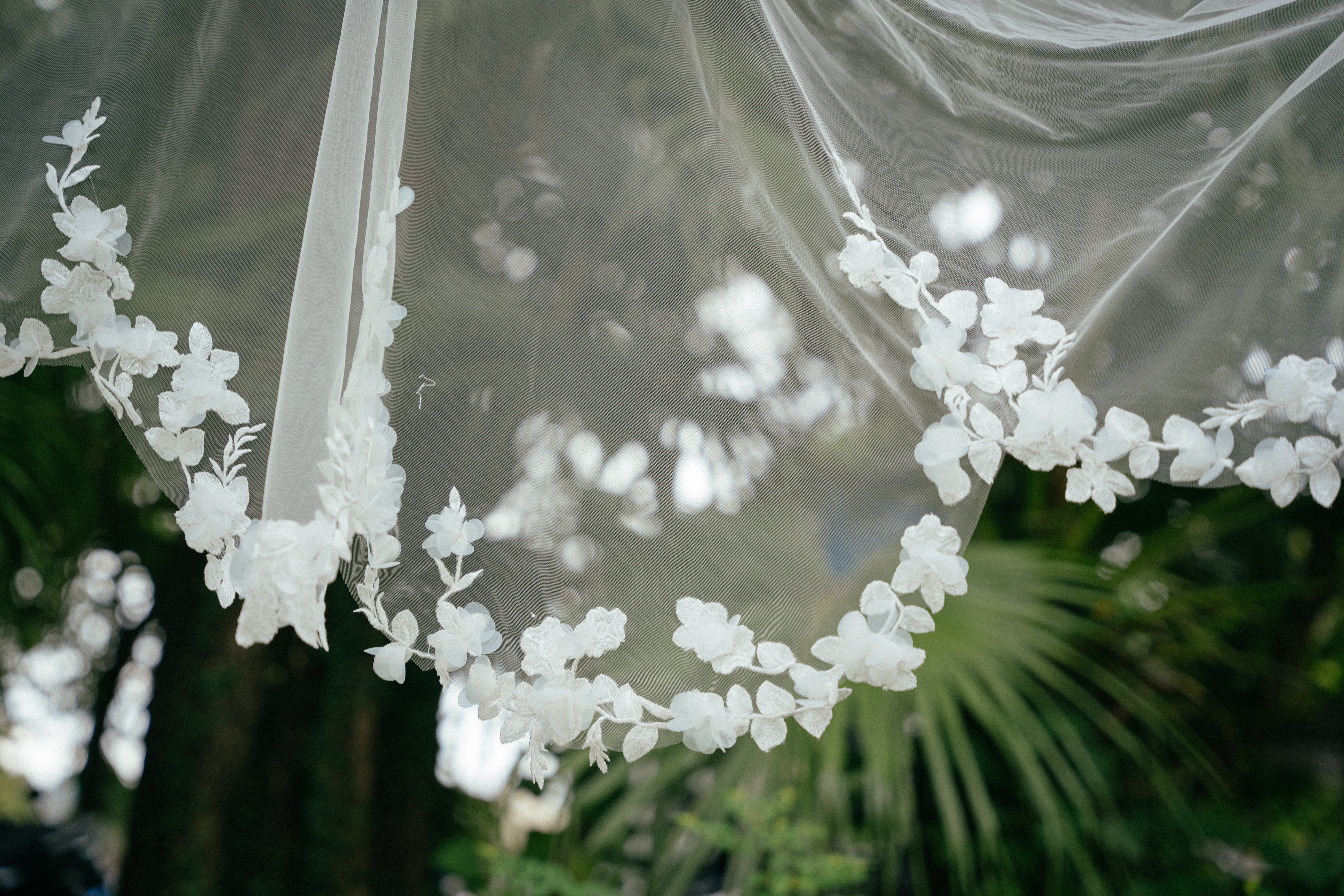 KYLIE 3D Floral Cathedral Veil