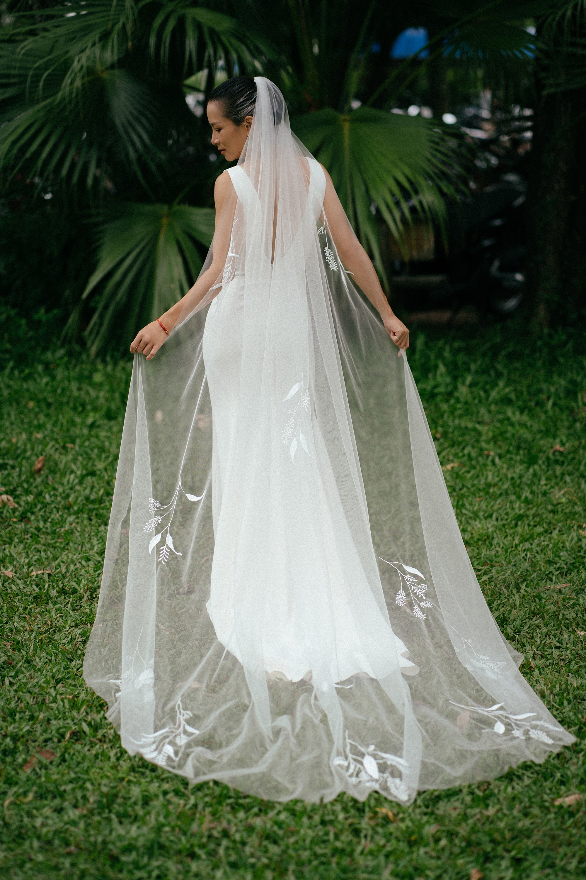 SARAH | Romantic cathedral embroidery floral veil/ Custom veil/ Cathedral wedding veil/ Wedding veil/ floral veil/