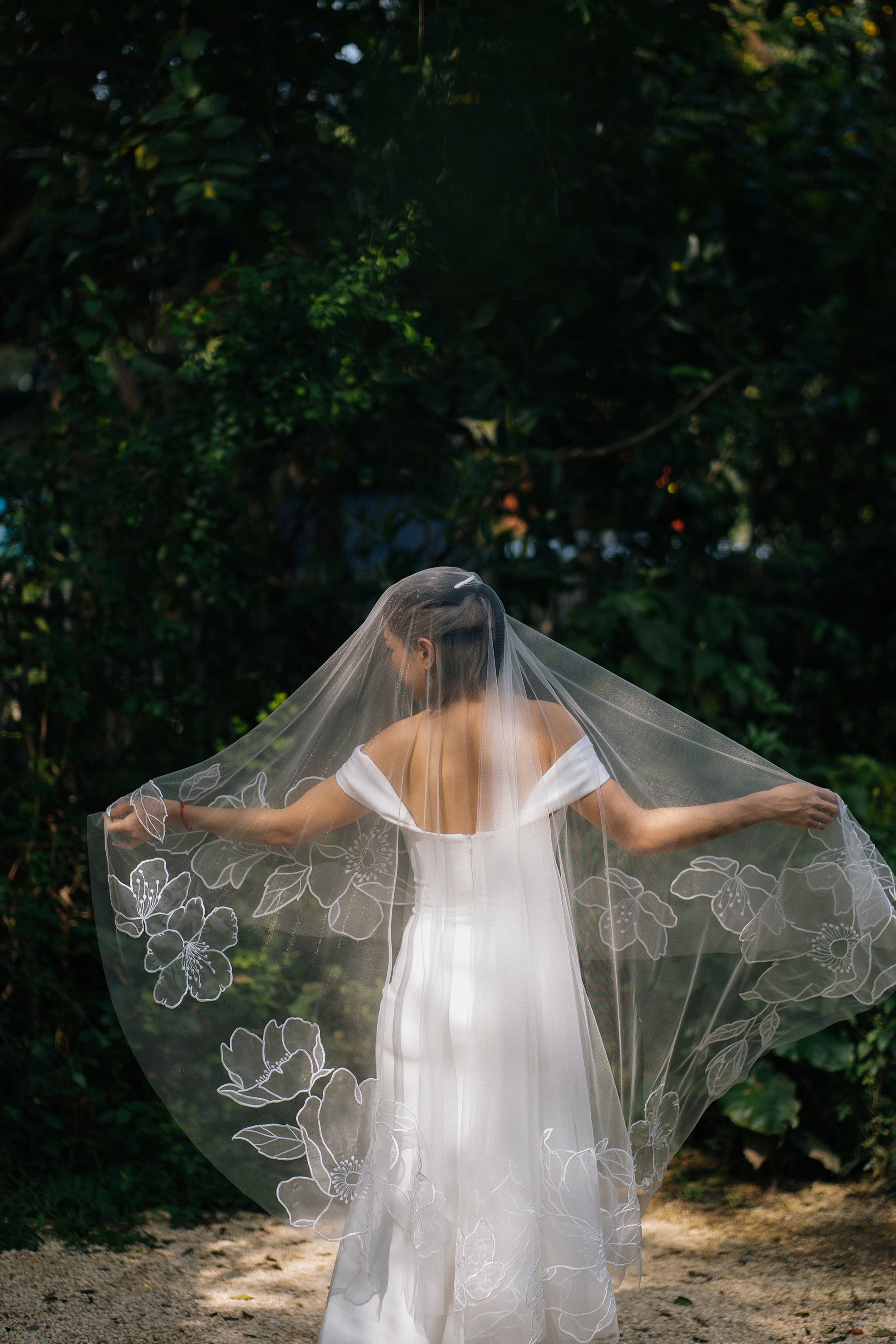BRIDGETT | Fingertips organza wedding veil