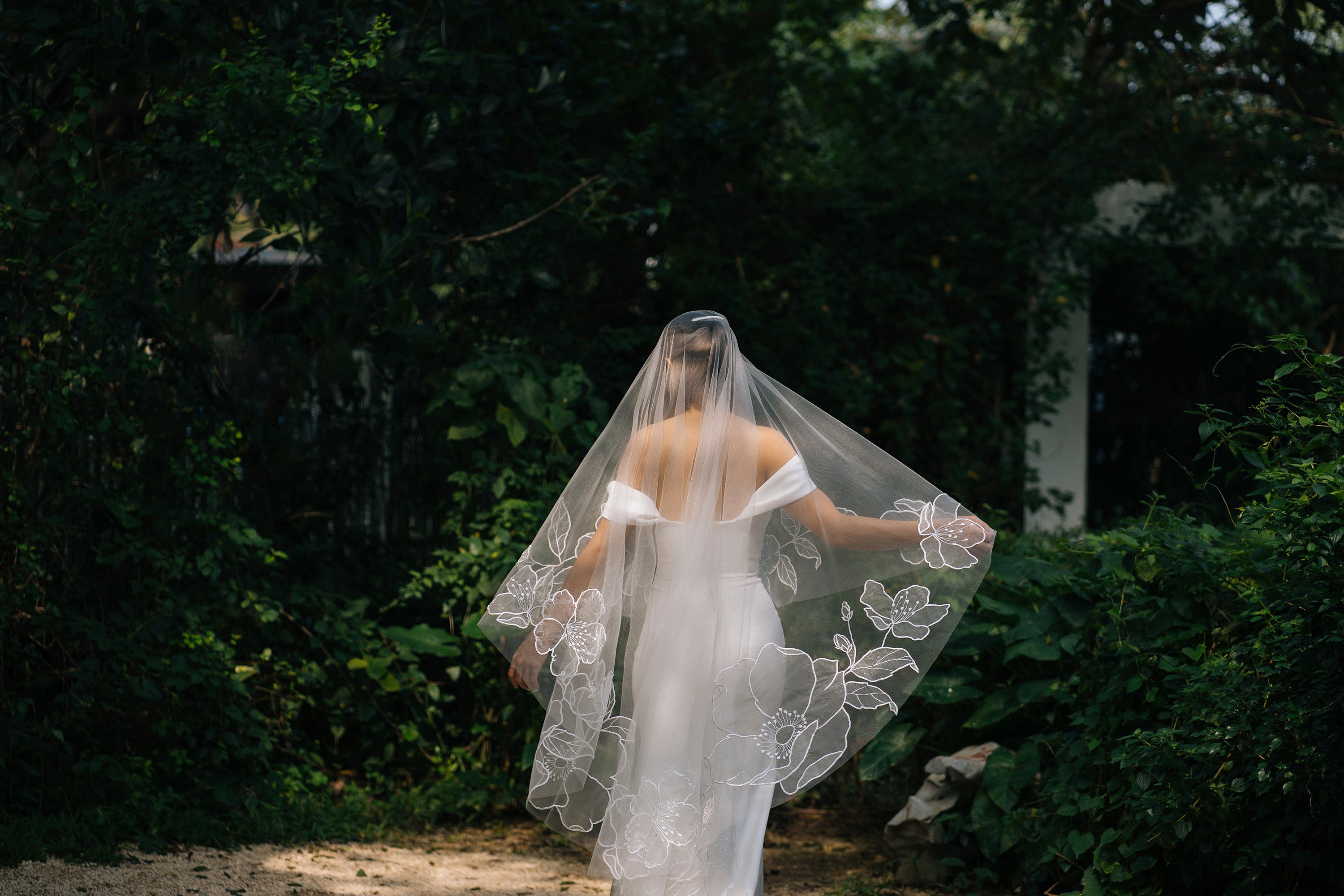 BRIDGETT | Fingertips organza wedding veil