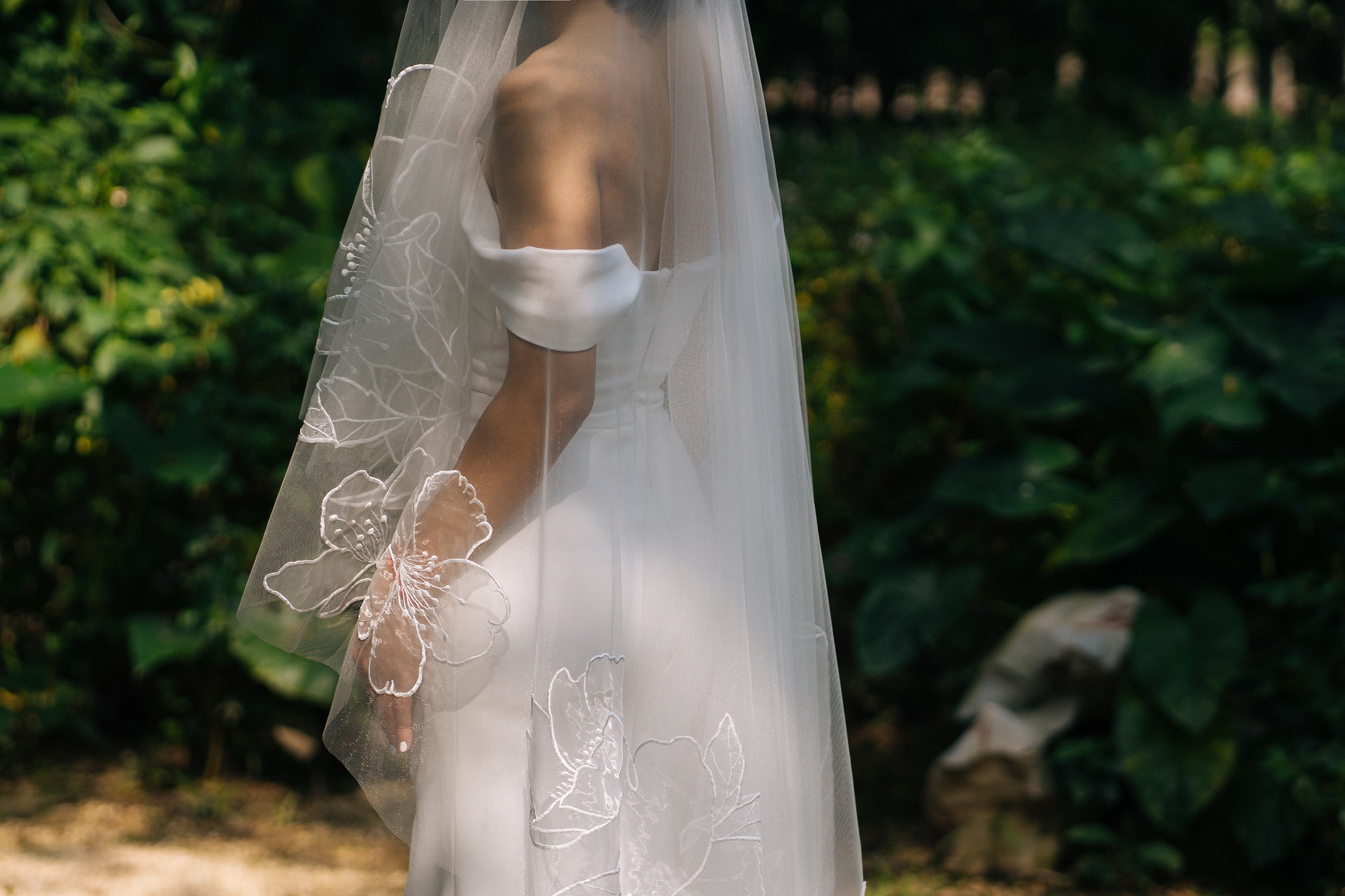 BRIDGETT | Fingertips organza wedding veil