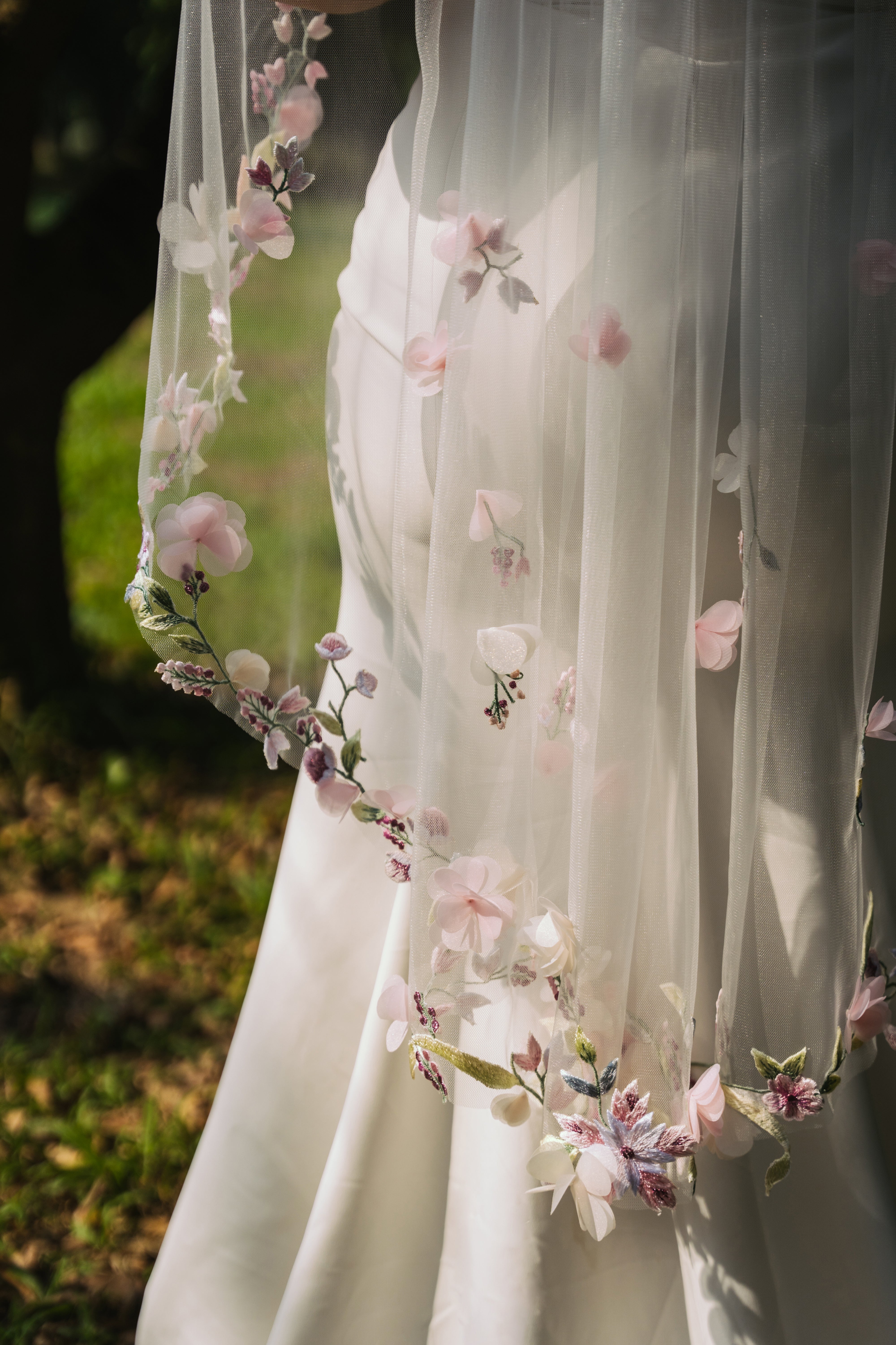 ISABEIL | 3D Colorful Fingertips Wedding Veil